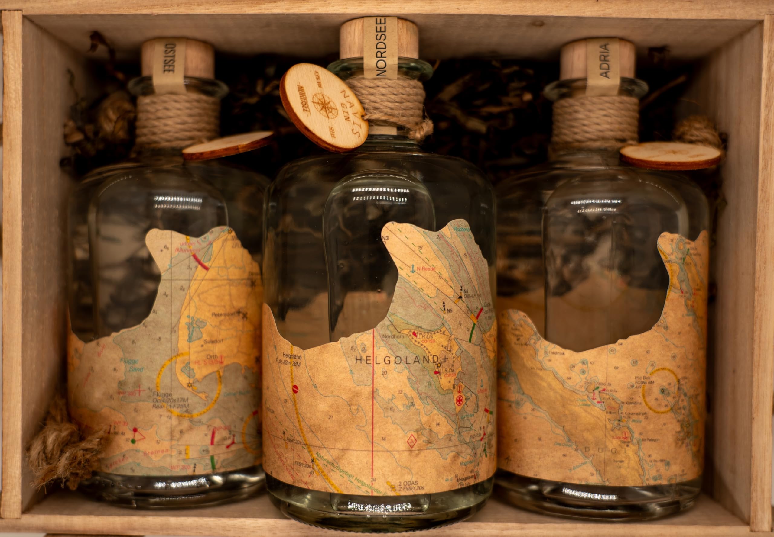Navis Gin – Mehrfach ausgezeichnet - Handcrafted - Originale Seekarte als Banderole - regionale Zutaten aus der jeweiligen Meeresregion - Deutsche Manufaktur - 43% Vol. - 0,5l (Navis Gin - 3er Set)