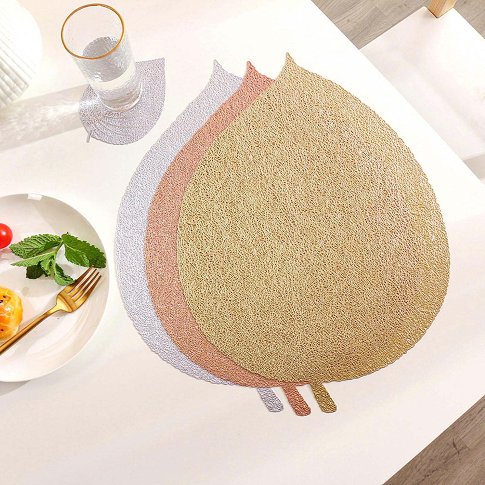 Daesar Tovagliette Cucina Lavabili PVC, Set di 6 Tovaglietta Cucina Lavabile Foglia Semplice Tinta Unita Forma di Foglia Tovagliette Non Scivolose e Resistenti al Calore, Argento, 36x38CM