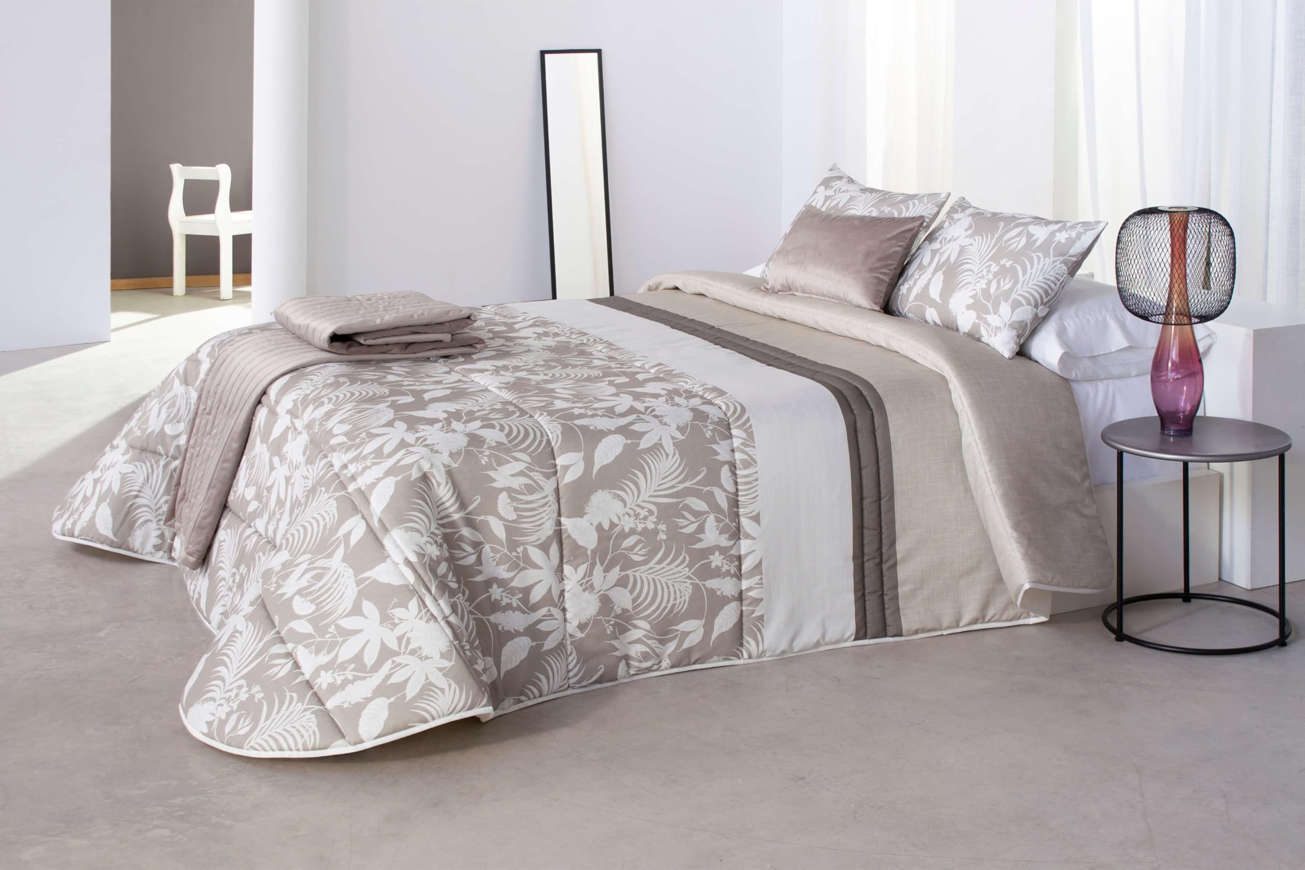 Reig Marti Edredón Savoy Floral con 2 Fundas, Diseño de Hojas, 150 g/m², para Cama 135/150 cm, Gris y Blanco (135 cm)
