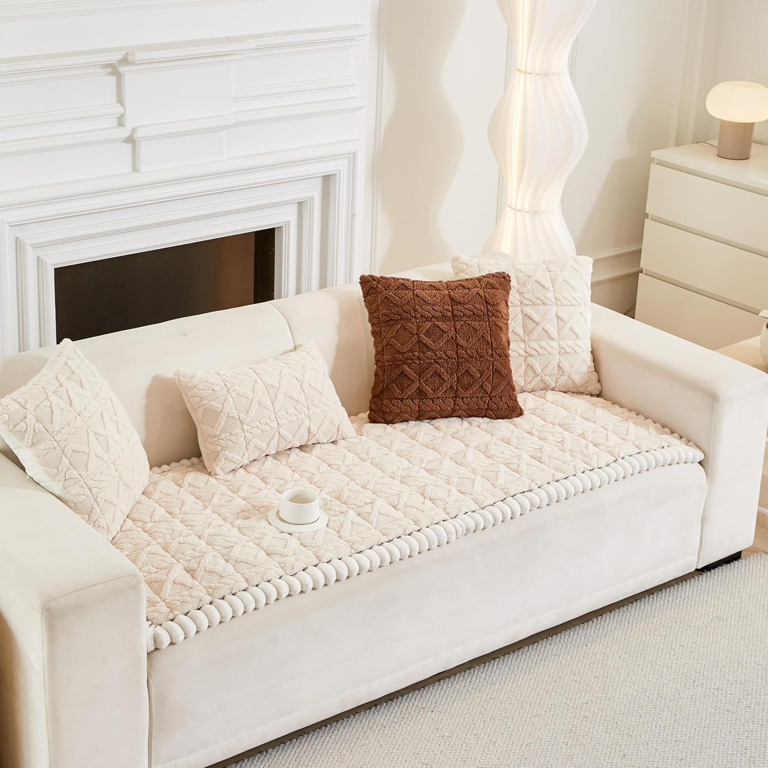 Couch Cover for Dogs Washable, Fuzzy Pet Couch Covers for 3 Cushion Sofa – Soft Plush Pet-Friendly Furniture Protector with Non-Slip Backing (White, 59″x27.5″)