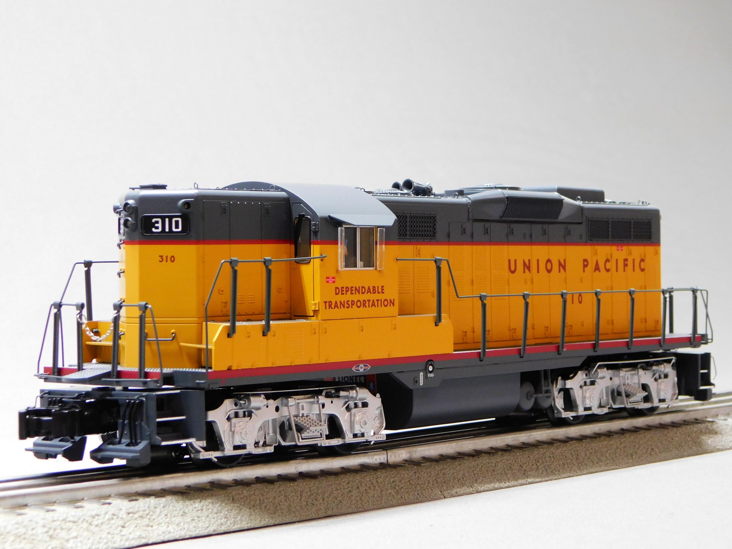 Lionel Union Pacific UP Legacy GP9#310 O Gauge Diesel Engine 2433411