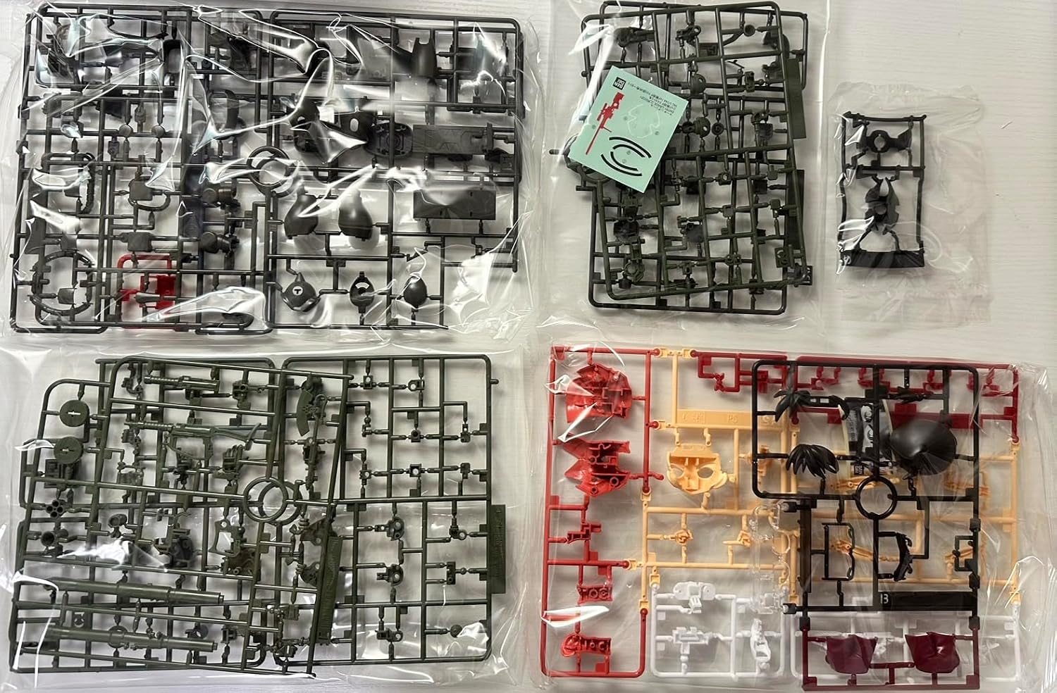 ENTRY GRADE Conan Edogawa (Zaku II Color) & HG 1/144 Char Exclusive Zaku II (Shuichi Akai), Plastic Model (Gundam Base, Gundam Base Satellite, etc.)