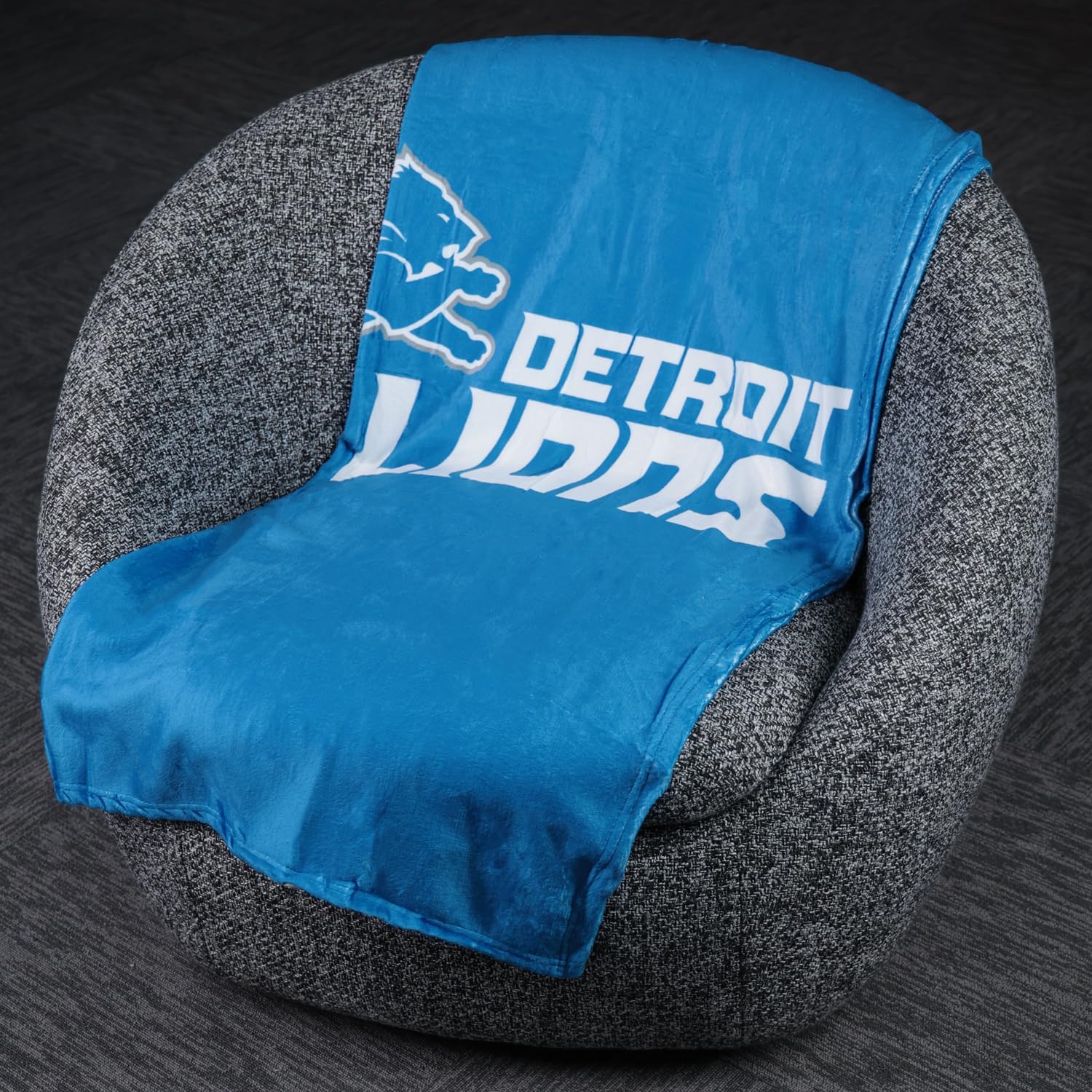 FOCO NFL Plush Soft Micro Raschel Throw Blanket, 50 x 60 Detroit Lions - Image 3