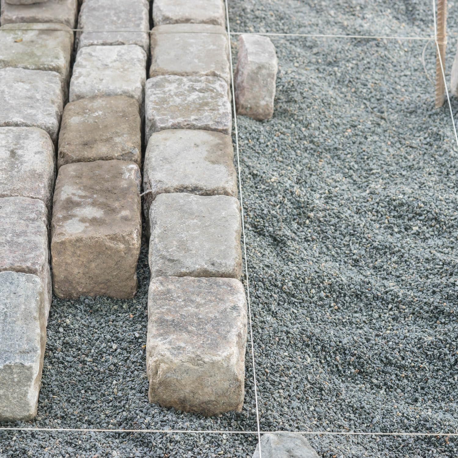 Granitsplitt Ziersplitt Edelsplitt Gartensplitt Pflastersplitt Dekosteine Ziersteine Natur Steine Splitt Grau 2-5mm 500kg / 1 Palette
