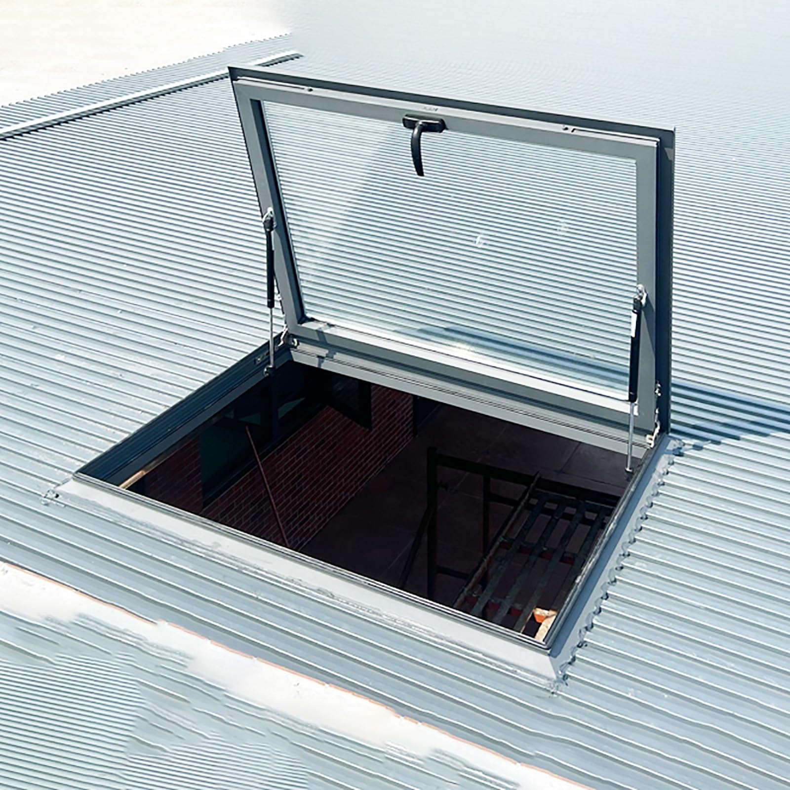 Skylight House Roof Window, Hand Skylight House Roof Window with Aluminum Alloy Frame and Tempered Glass, Metal handle, Windows for Basement/Attic/Shed House, Customizable size(60x100cm/23.6x39.4in)