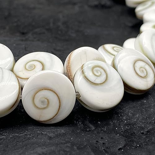 Miniatura 3 de ABCGEMS - Cuentas de concha de ojo de Shiva de color blanco perlado del océano Pacífico (solo se puede tallar una cuenta de la espiral central de