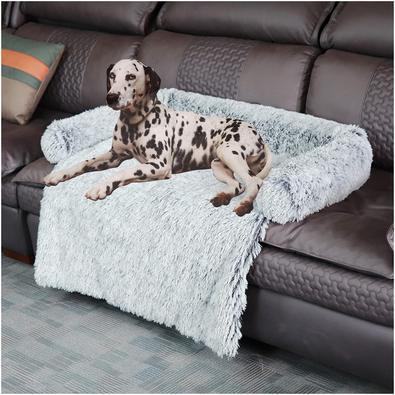 Lit pour chien peluche gris lavable fini les odeurs et les poils sur votre canapé