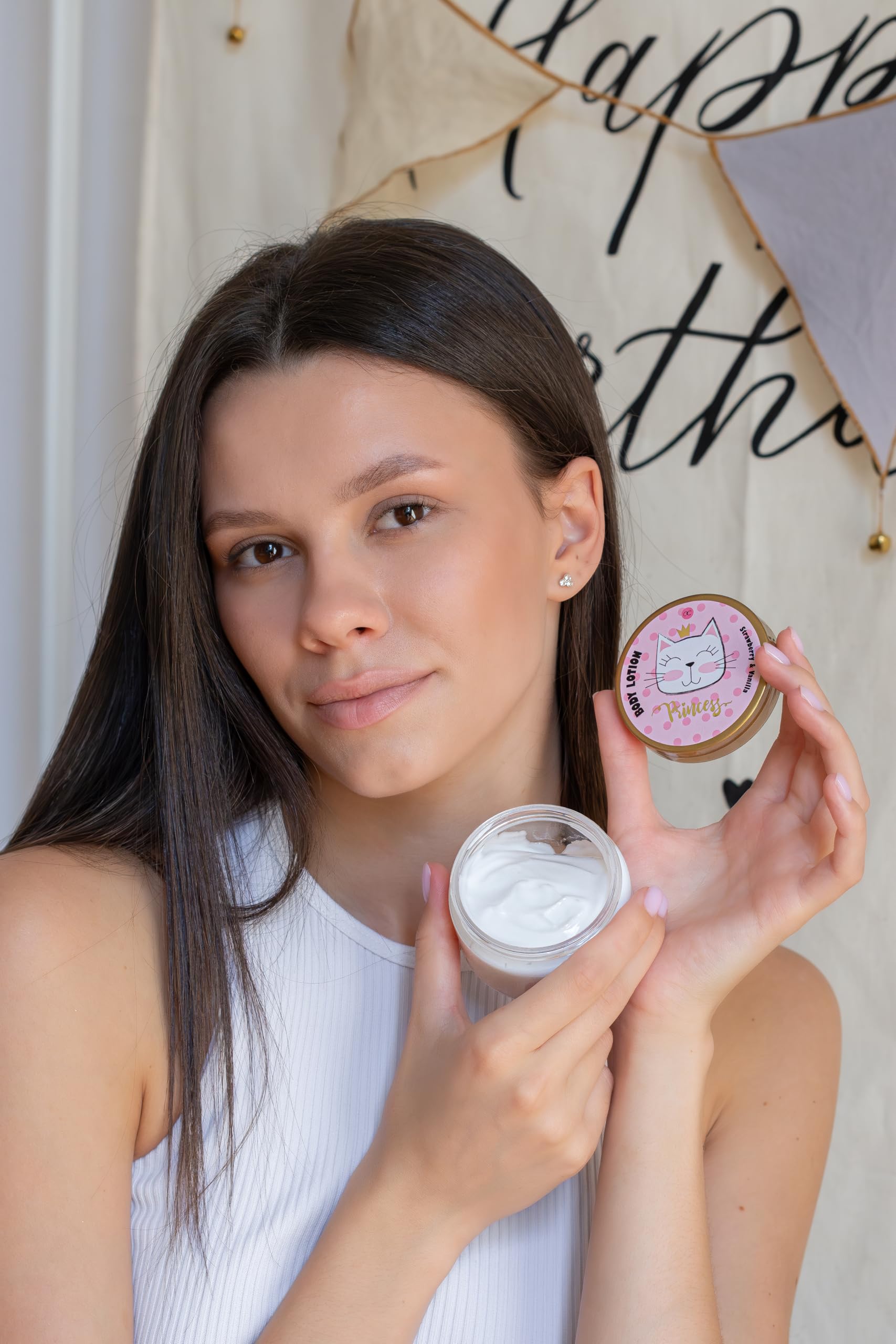 Accentra PRINCESS KITTY Juego de regalo baño mujer 250 ml gel de ducha loción exfoliante crema bombas baño esponja cesta fresa vainilla