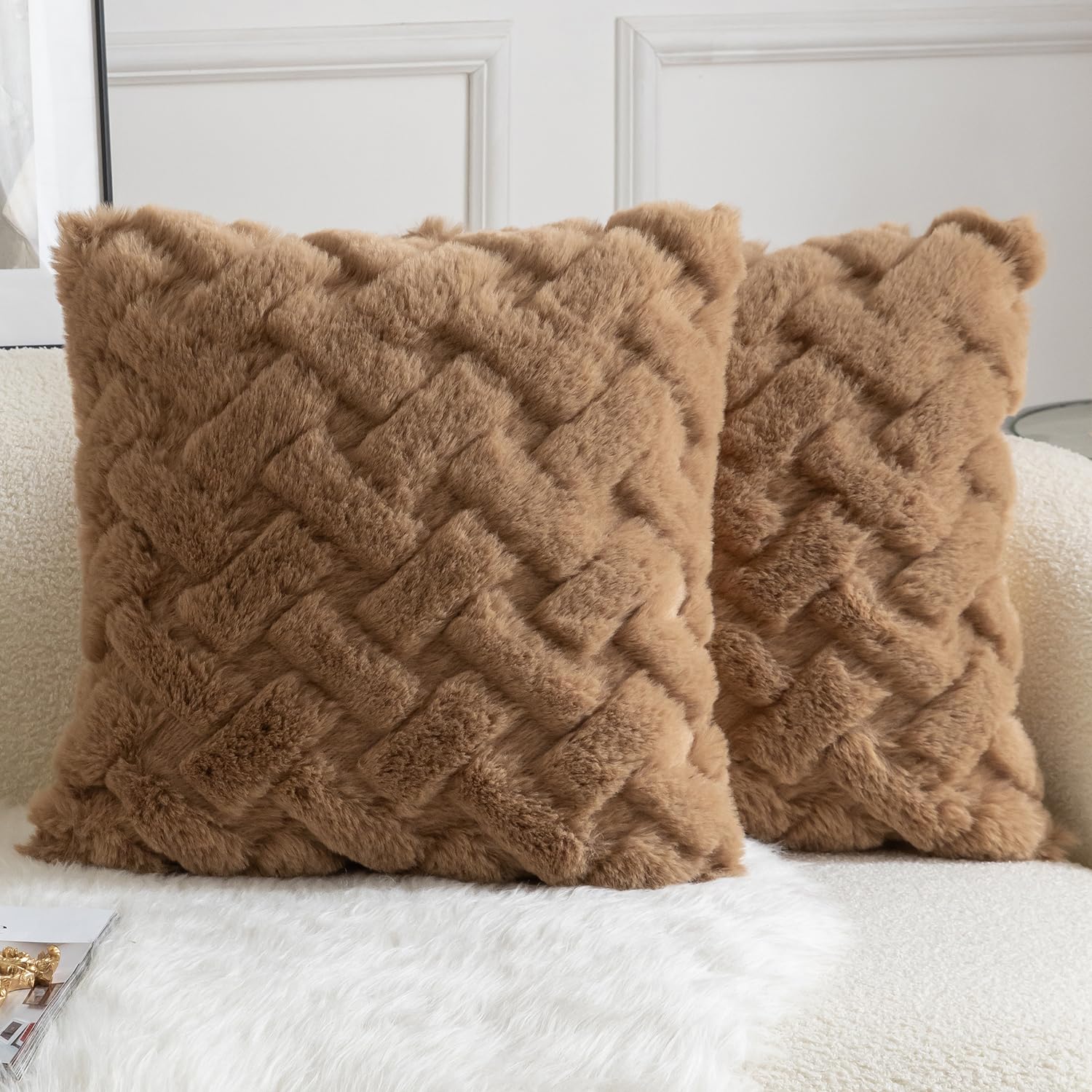 YAERTUN Set of 2 Decorative Cushion Covers Thick Plush Wool Pillows Covers Super Soft Luxury faux Rabbit Fur Velvet Throw Pillow Cases for Couch Sofa Bed Living Room 24x24 Inch 60x60 cm Camel