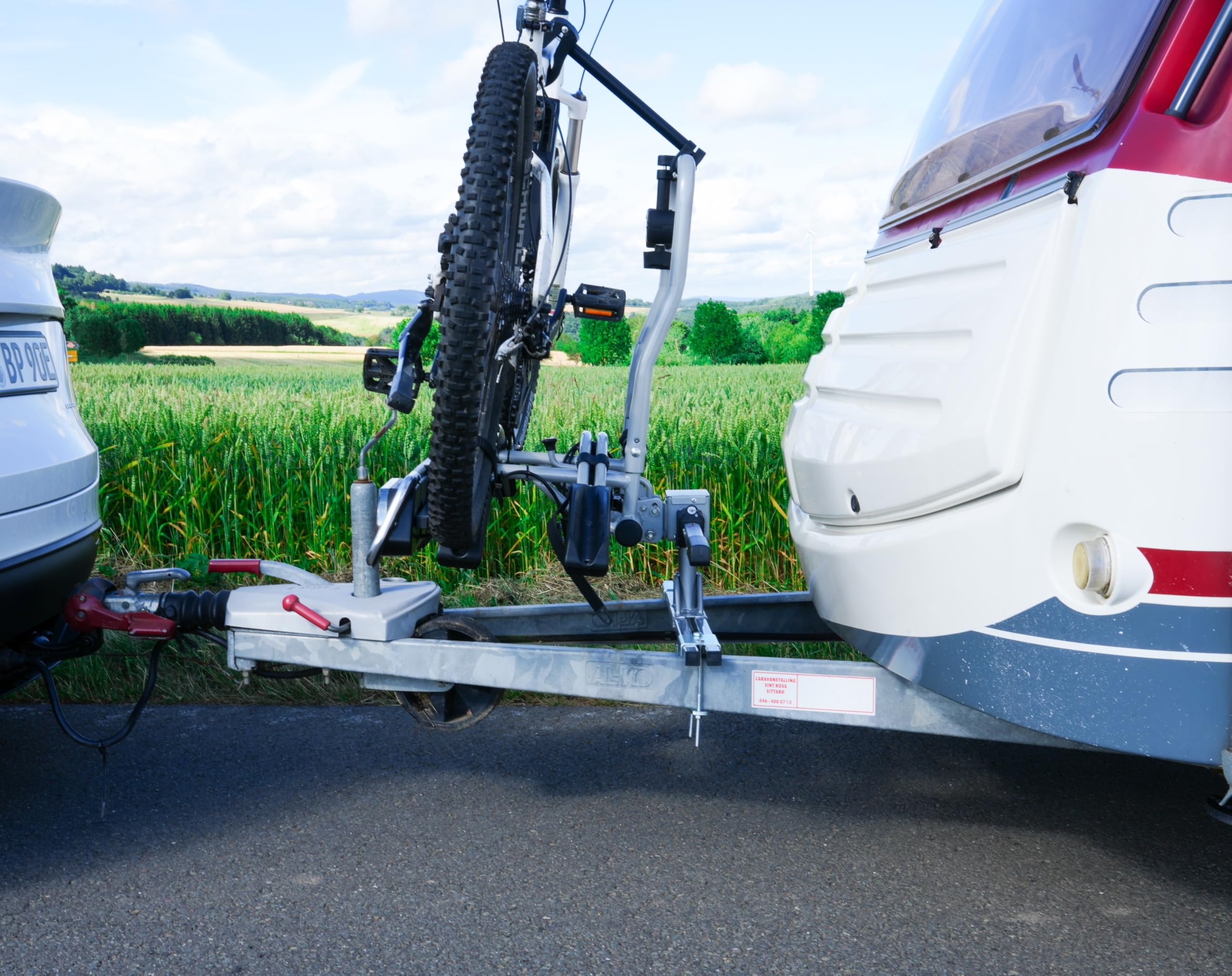 Deichselträger Fahrradträger Adapter Wohnwagen | Kupplungsträger Deichselaufnahme | inkl. Befestigungsmaterial | max. 50 kg | für 2 Fahrräder | U-Bügel & Klemmplatten | Caravan Zubehör