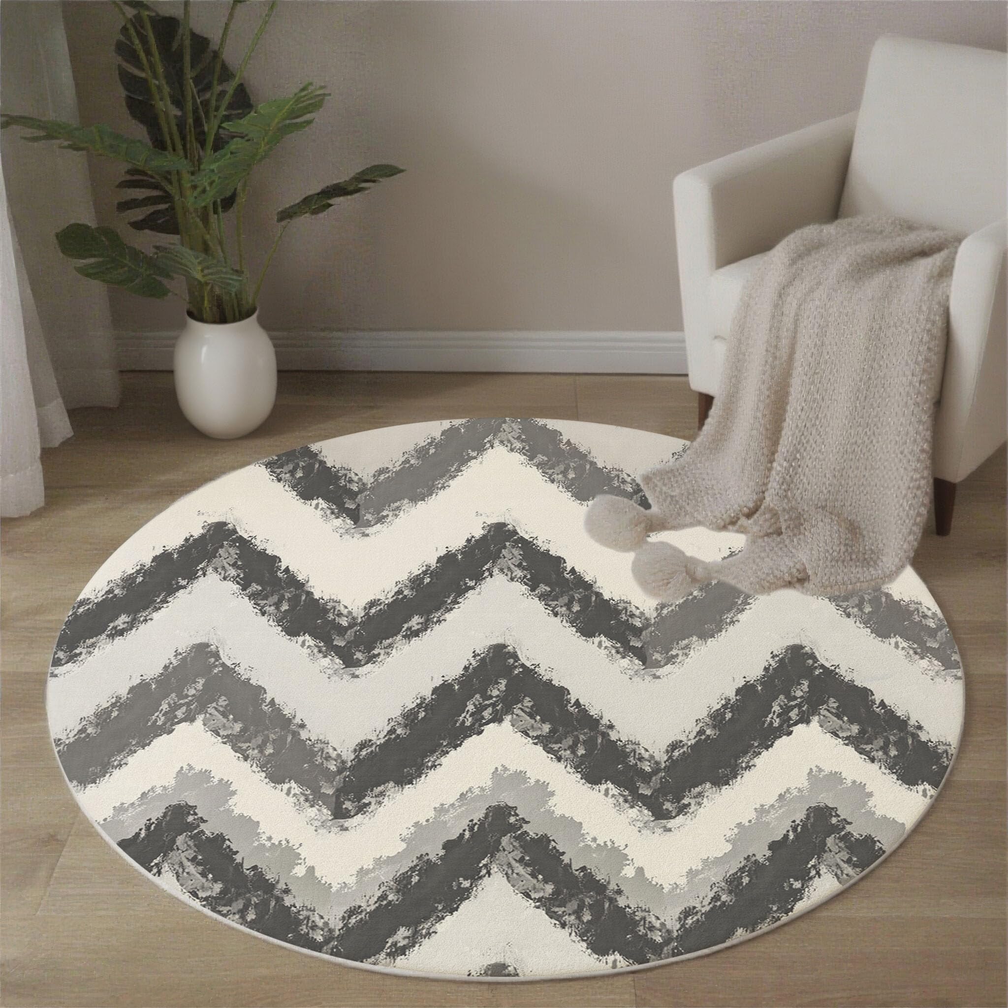 Tapis rond motif chevrons bohème beige gris antidérapant qui ne perd pas ses poils