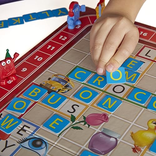 Miniatura 5 de Hasbro Gaming Scrabble Junior - Tablero para juegos para 2 a 4 jugadores, juegos educativos infantiles de palabras para la familia, regalos de