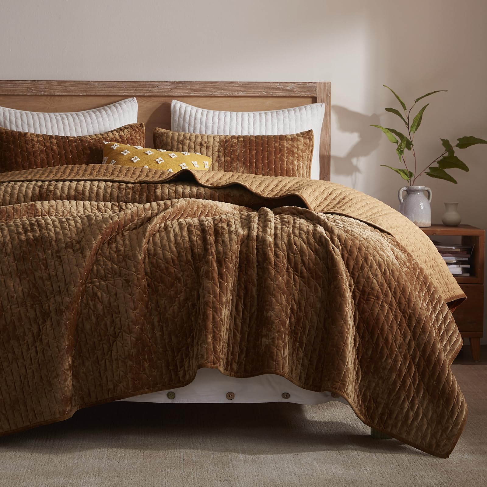 Photo 1 of LEAONME Velvet Quilt King Size Set - Caramel, 98''x106''