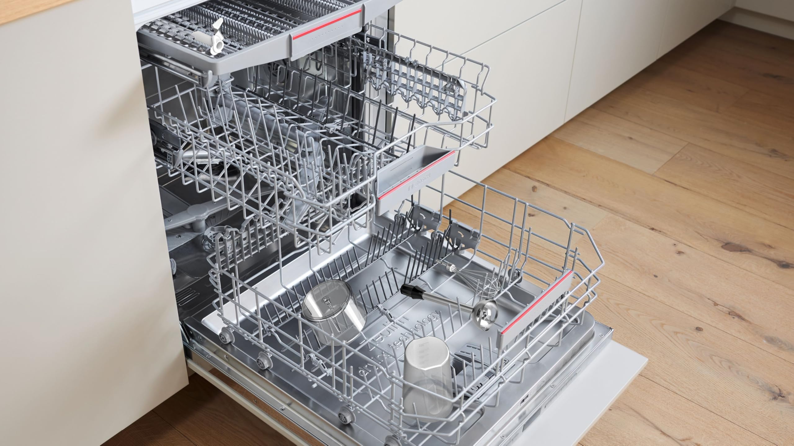 Bosch Frullatore a Immersione MSM67170, 750 W, 12 Velocità, Lama in Acciaio Inox, Impugnatura Ergonomica, Tritatutto, Lama Tritaghiaccio e Frusta Inclusi, Bicchiere Graduato, Cavo a Spirale, Nero