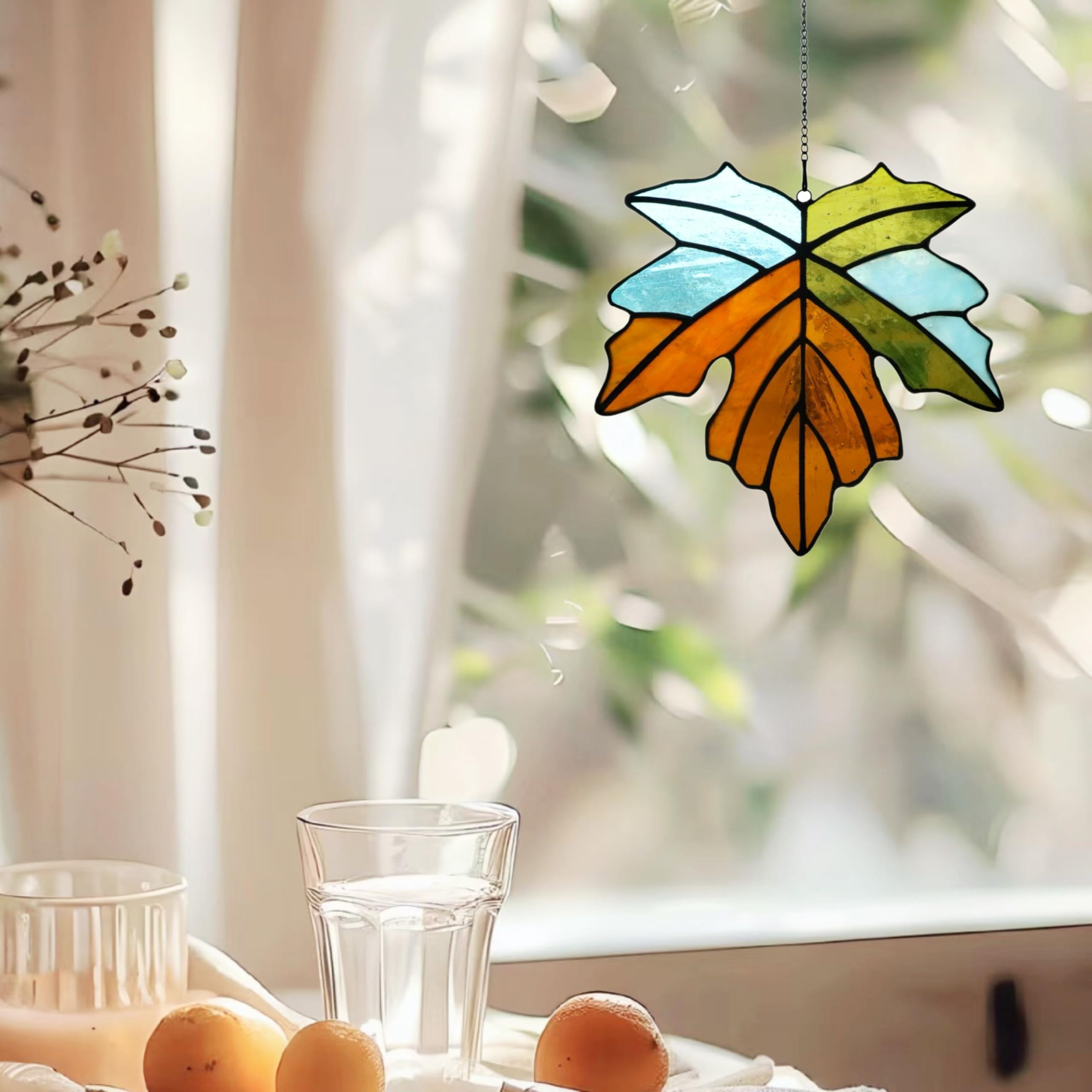 Blätter Buntglas-Fenster zum Aufhängen für Fenster mit Metallkette, Sonnenfänger, bunte Blätter, Ornament, Glas, Geschenk für Naturpflanzenliebhaber (Ahornblatt)