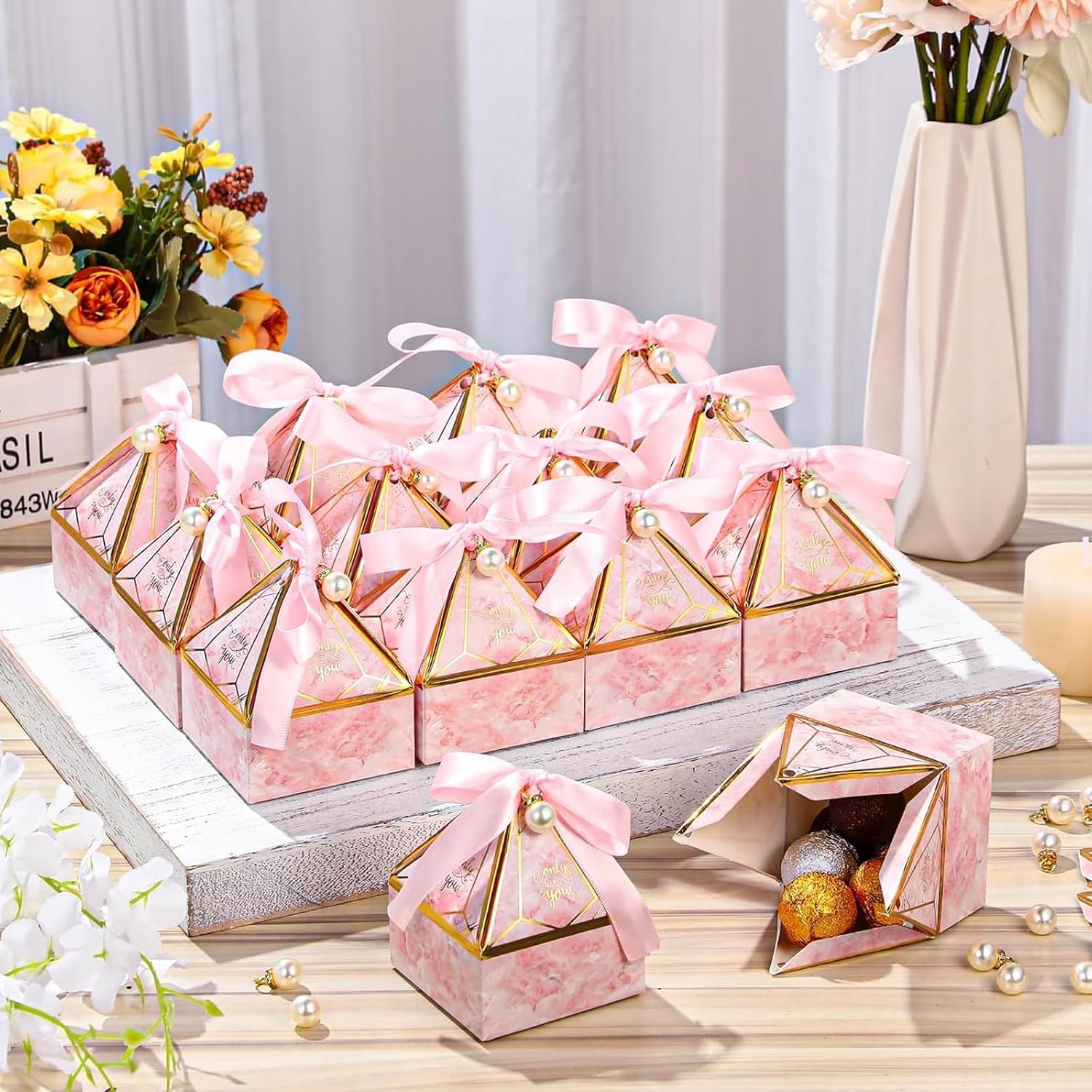 MotiMind 100 Pcs Wedding Candy Boxes Gem Tower Birthday Goodie Boxes Chocolate Treat Gift with Ribbons and Pearl Decoration for Wedding Bridal Shower Baby Shower Party Favors(Pink)