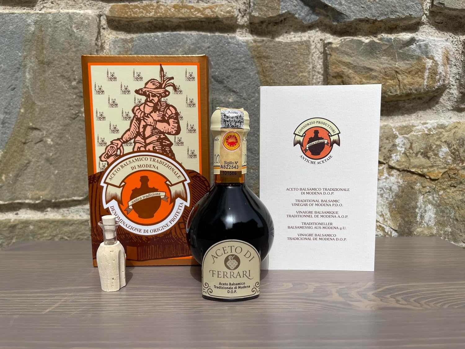 Aceto Di Ferrari Gift Box: Aged 12+ yrs Italian Balsamic Vinegar of Modena, Italy (1/pk, Affinato 12+ yrs aging)