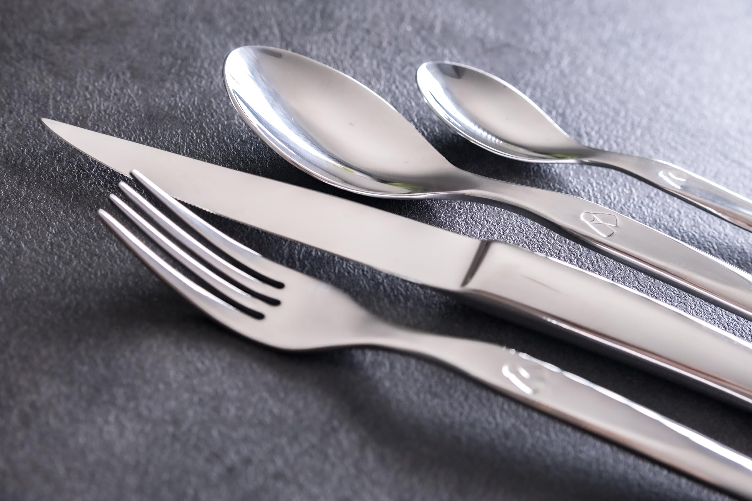 Laguiole Production - Ménagère 16 pièces Design - Set de couverts de table acier inox forgés massif 18/0 poli miroir - Pour 4 personnes - Présentation coffret cadeau, Argenté