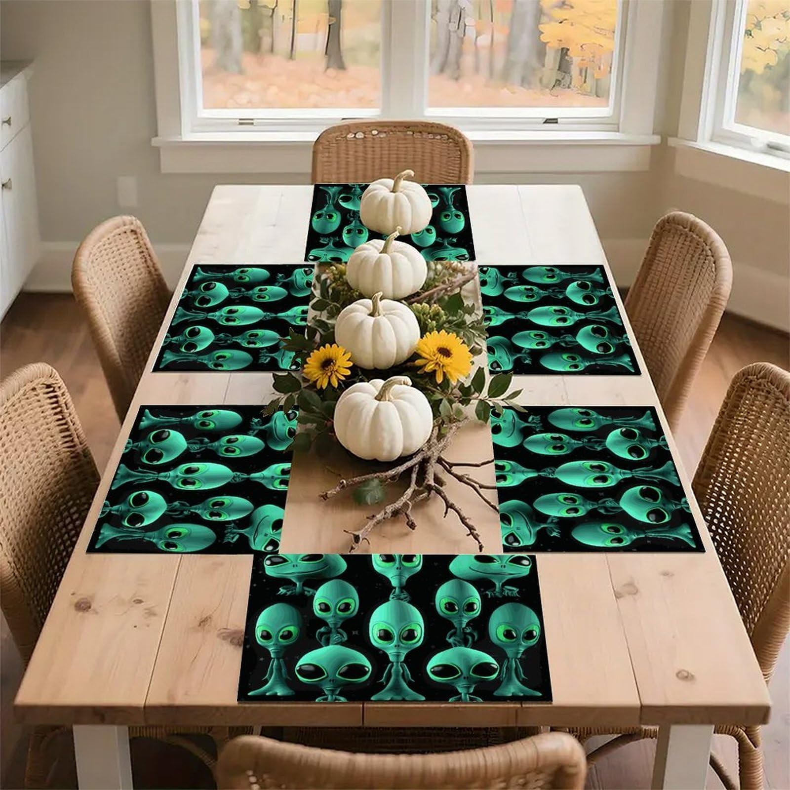 Aliens Place Mat for Restaurant, Portable Table Mat for Kitchen, Anti-Slip Placemats for Home, Fashionable Place Mats for Wedding, Party, Hotels, Apartments 30x45cm*6