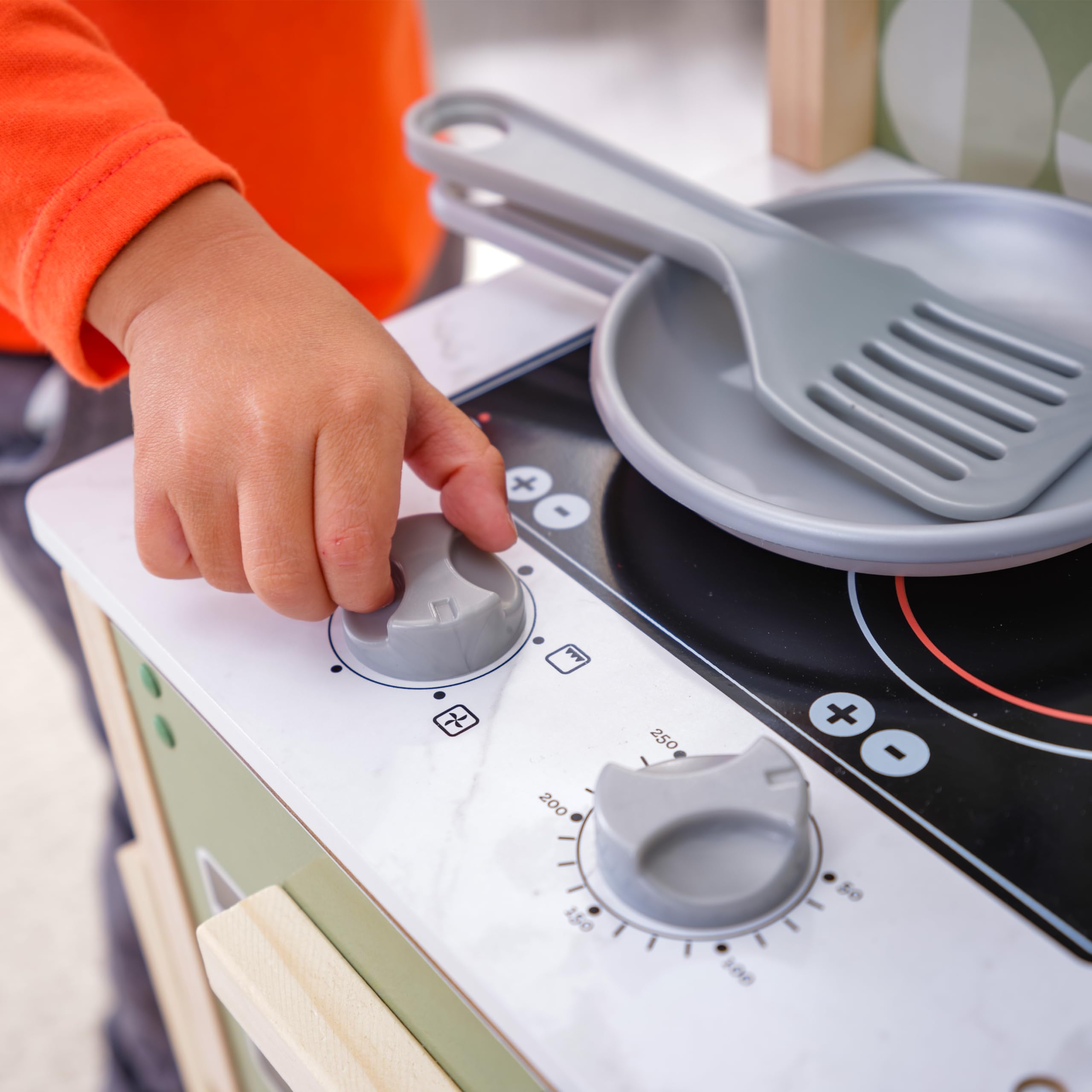 KidKraft Cocina de Juguete Time to Cook de Madera para niños con Accesorios incluidos, Comida de Juguete y Set Utensilios de Cocinita Infantil, Juguetes niños 2+ años (20513)