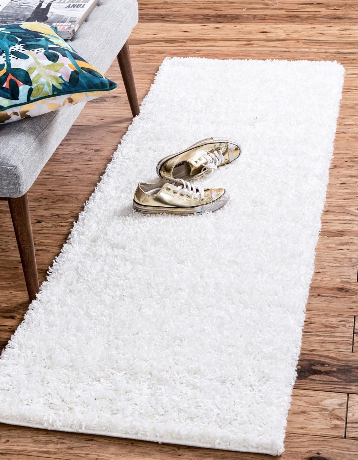 Rugs.com - Uber Cozy Solid Shag Collection Rug  16 Ft Runner Snow White Shag Rug Perfect for Hallways, Entryways