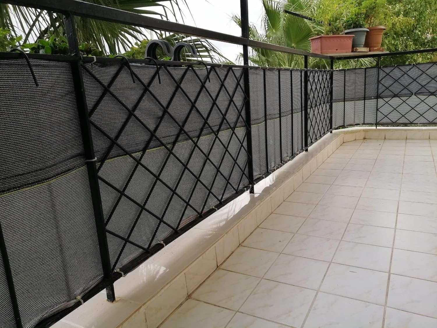 Odporna na warunki atmosferyczne osłona balustrady balkonowej i tarasowej – tkanina siatkowa anty-UV, wysokość 65/75/85 cm, szara, 65 x 170 cm, idealna do ochrony ogrodu na zewnątrz i dziedzińca