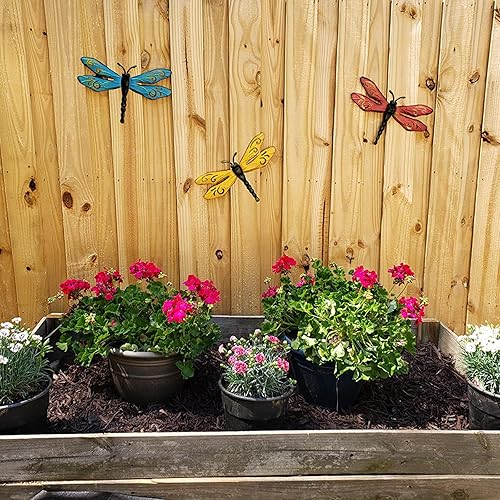 Vista 4 de Scwhousi Metal Dragonfly Wall Decor Outdoor Garden Fence Art,Hanging Decorations for Living Room, Bedroom, 3 Pack Rojo Azul Naranja