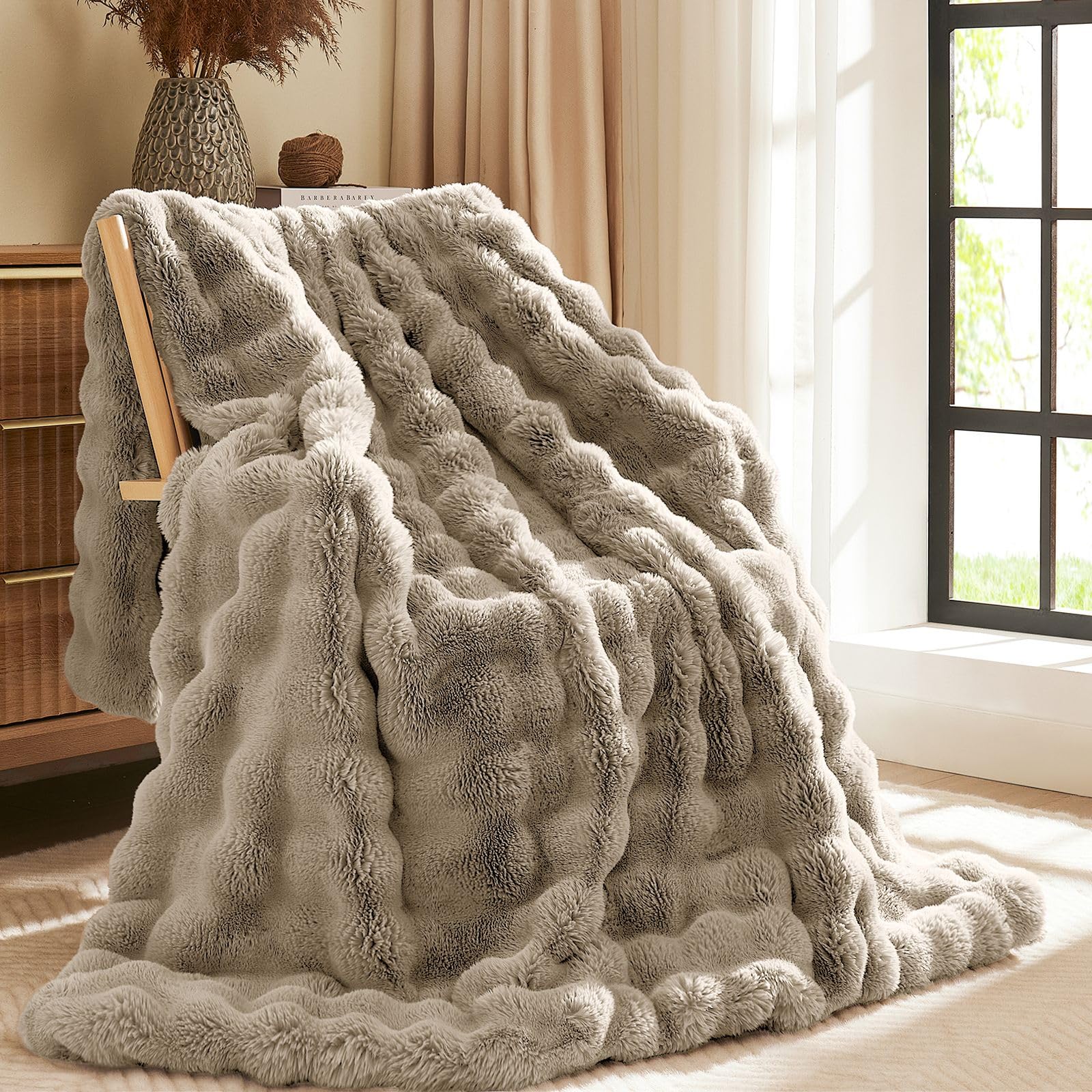 L'AGRATY Faux Rabbit Fur Blanket: 100x150cm Luxury Soft Fluffy Thick Fur Throw Blanket for Couch Bed Sofa - Cozy Plush Bubble Blankets with Warm Flannel Fleece(Throw,Grey) — image 1