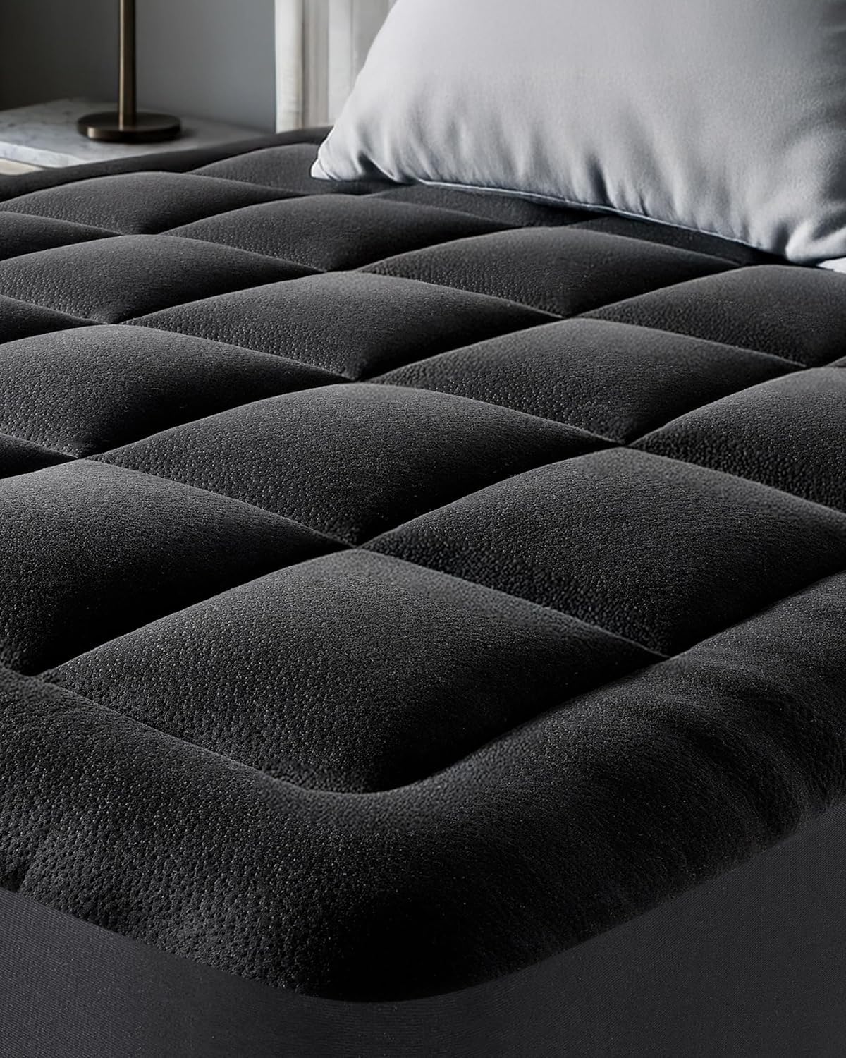 Black Cloud Comfort Mattress Topper - Ultra-Soft, Breathable, and Refreshing Bamboo Viscose Protection - 150x200cm, Deep Fit