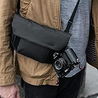 Vista 7 de Peak Design Field Pouch V2, Negro, Organizador y bolsa de hombro de 2 en 1, Correa de hombro ajustable y bucles de cinturón integrados, Tela