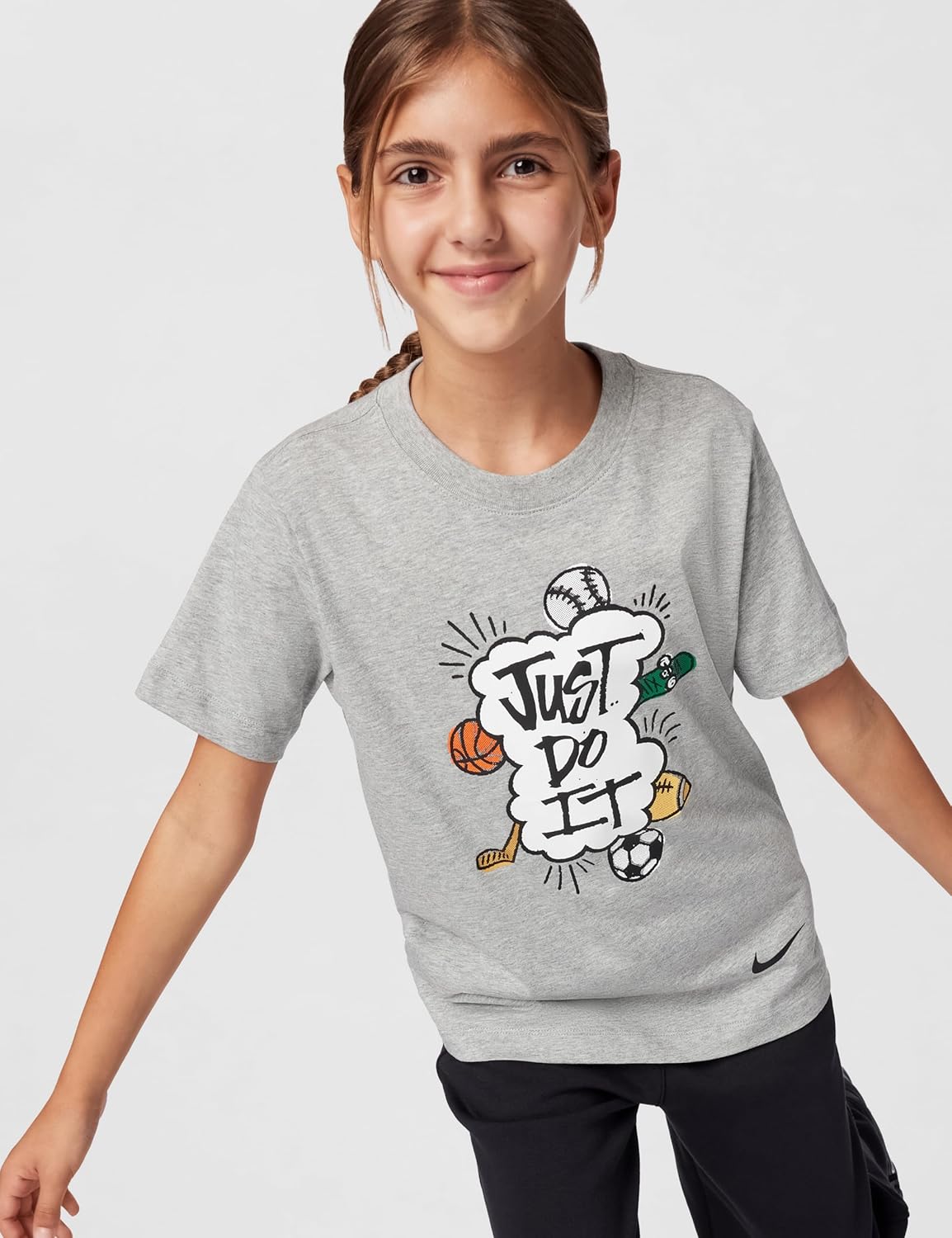 Nike Unisex Big Kids' Sportswear Club Just Do It Multi Sport T-Shirt - Boys and Girls - Image 3