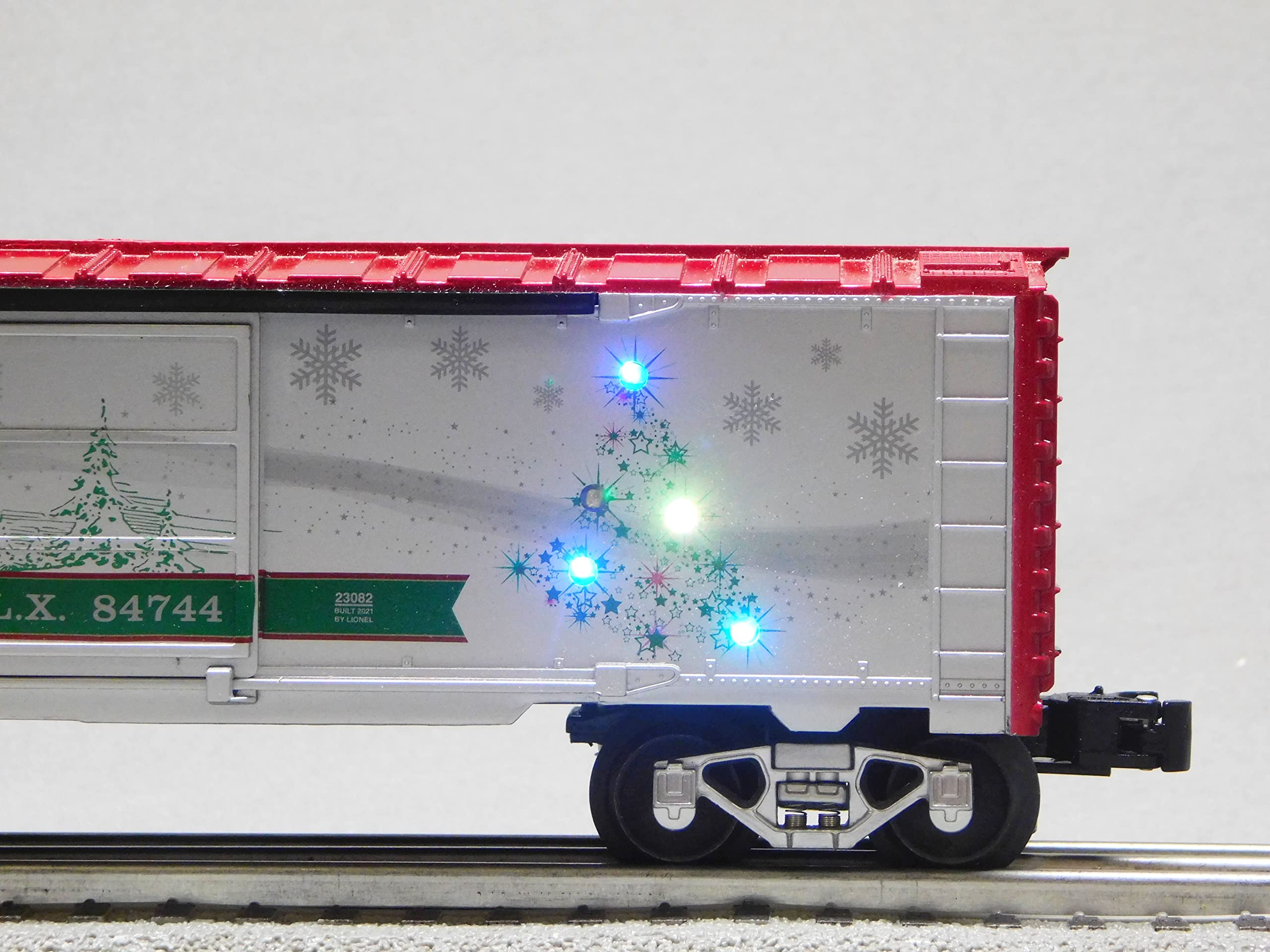 LIONEL HO SCALE CHRISTMAS EXPRESS TRAIN SET sleigh santa remote track 871811020
