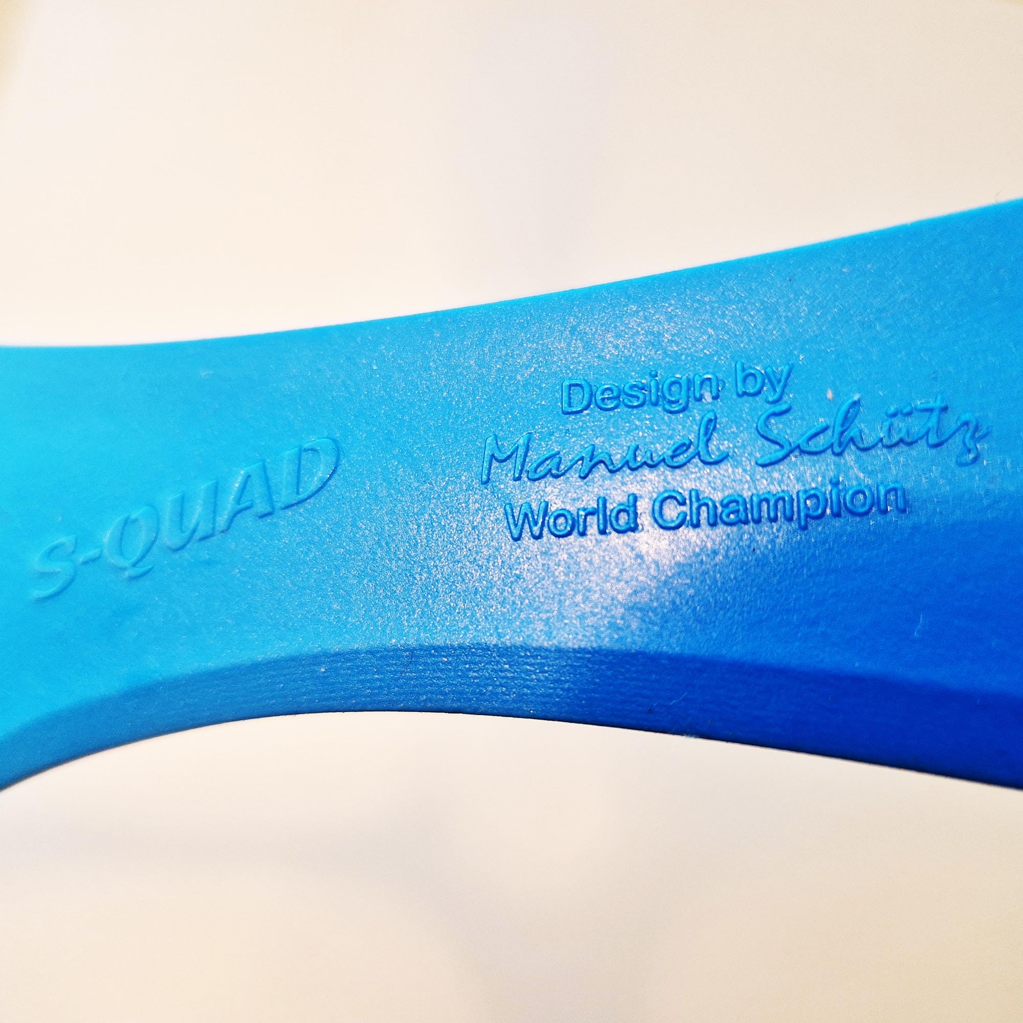 Boomerang S-Quad, Boomerang per principianti o Buon Lanciatore, creato da Il Campione del Mondo, facile da lanciare, sport all'aria aperta, con una portata di 20 metri, attenersi alle linee guida (blu