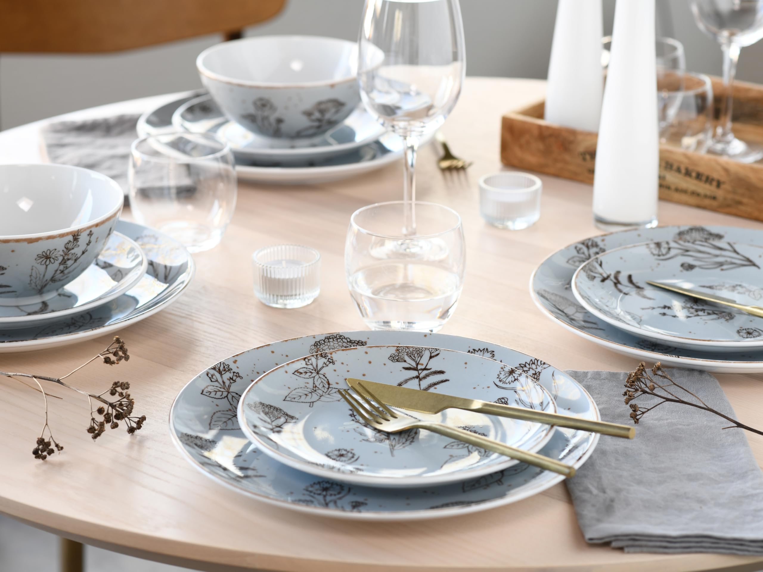 CreaTable, 22507, Serie Vintage FLOWERS, 16-teiliges Geschirrset für 4 Personen, Kombiservice aus Porzellan, spülmaschinen- und mikrowellengeeignet, Made in Europe