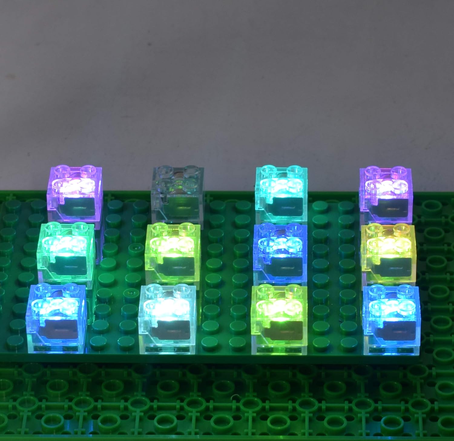 Sawaruita 16PCS Light Up Building Bricks Multicolor LED Light Brick Sets Classic Transparent 2x2 2x3 Building Block Accessories Kit Toys Compatible with All Major Brands