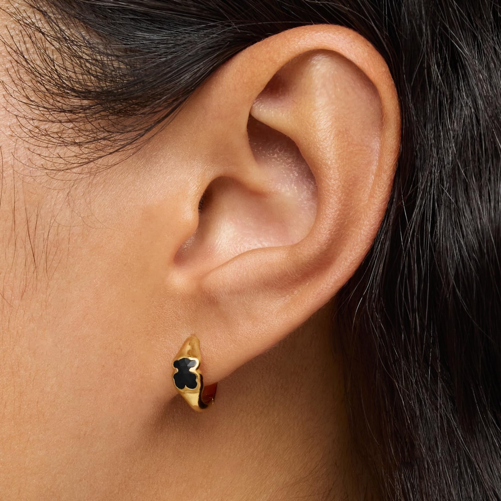 TOUS Pendientes de Aro para Mujer con Baño de Oro 18 Kt sobre Plata de Primera Ley y Motivo Oso En Ónix, 10 mm, Colección Icon Color