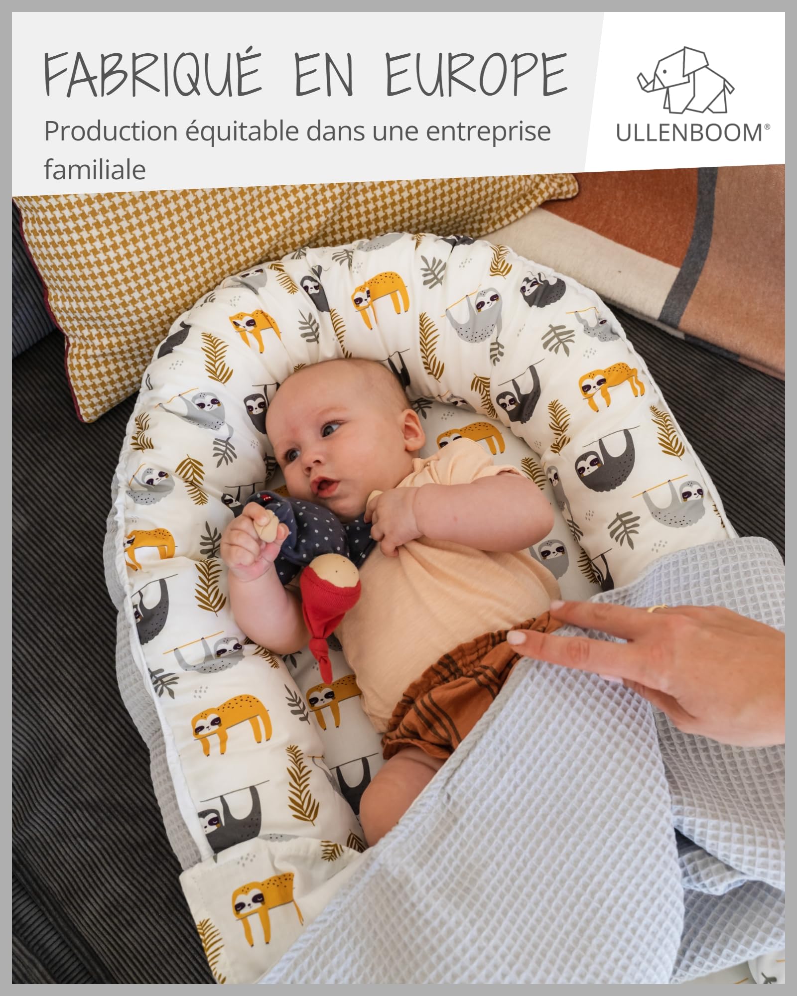 Réducteur lit bébé ULLENBOOM Sable Savane - 95x55 cm - Nid d’ange bébé Öko-Tex et fabriqué dans l'UE - motif baleines bleues – en coton douillet, convient comme lit de voyage ou cale bébé