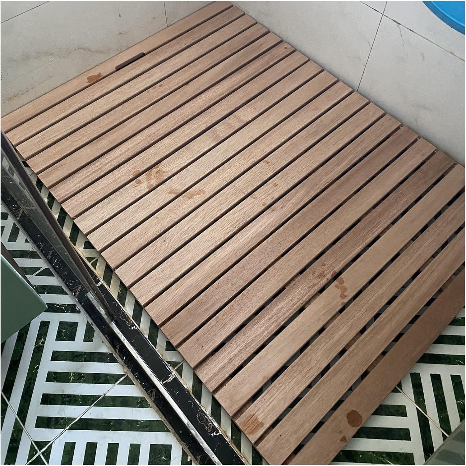 QIYFOZ Eco-Friendly Natural Wood Shower Mat, Non-Slip Bath Foot Pad, 30x30cm/12x12in, Durable Anti-Cracking Drain Board for Bathroom & Balcony Use