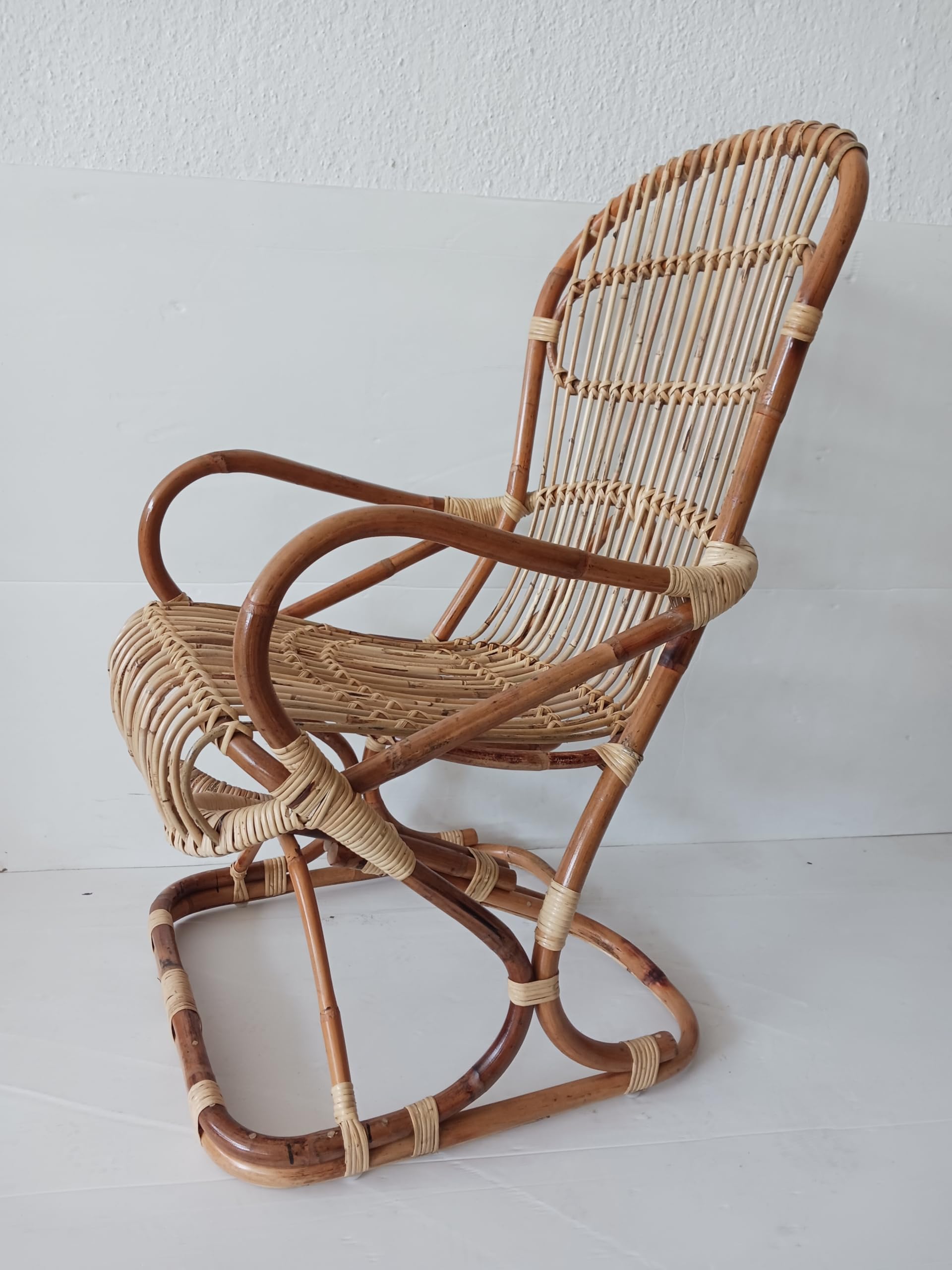 Poltrona vimini in rattan naturale Sedia ergonomica Cm 58x75x106 H con cuscino trapuntatao Ideale per esterno ed interno Artigianale ed ecosostenibile