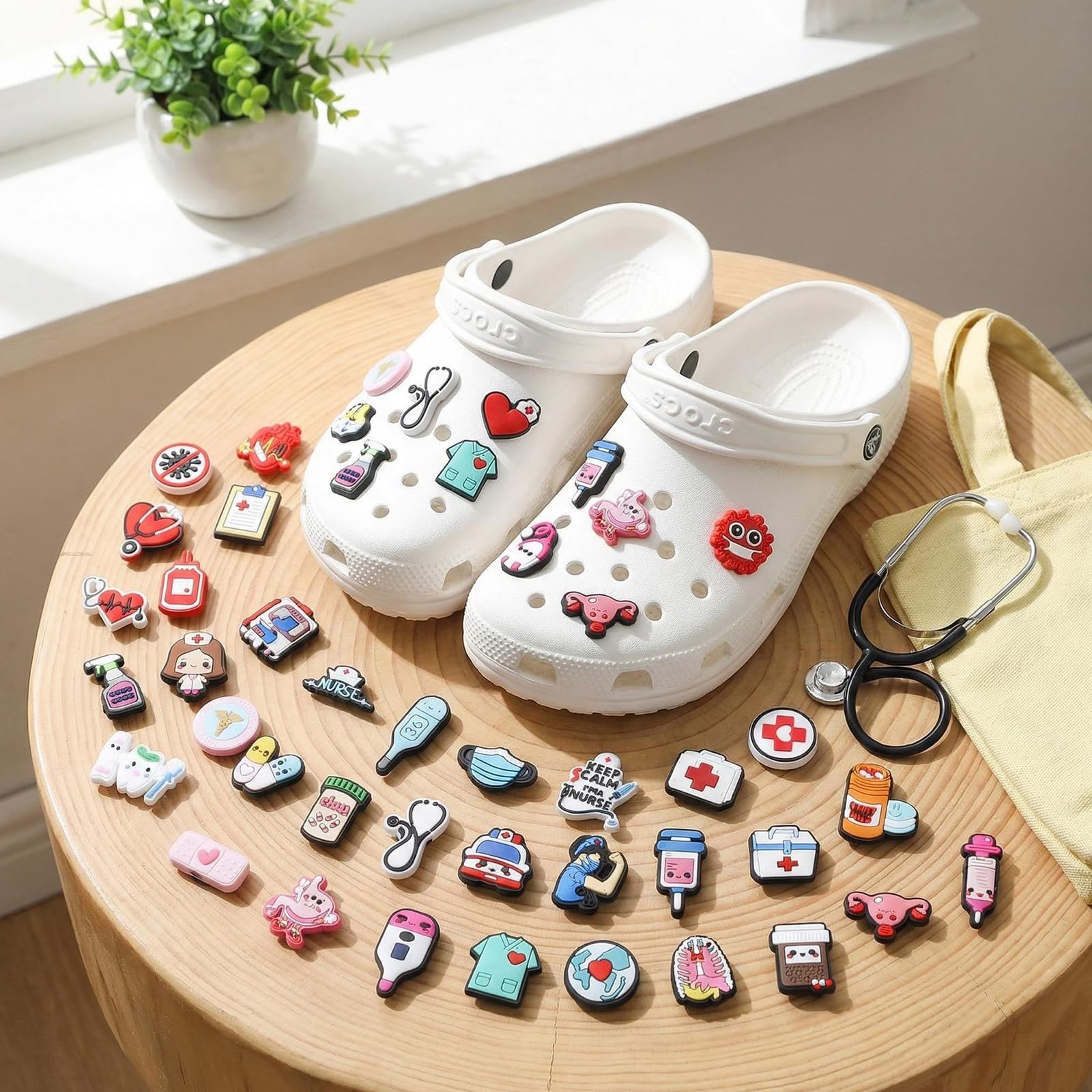 Paquete de 40 pines para Crocs - Broches decorativos y resistentes para enfermeras, médicos, cuidadores, estudiantes de medicina y personal médico, adecuados para sandalias de trabajo médico y