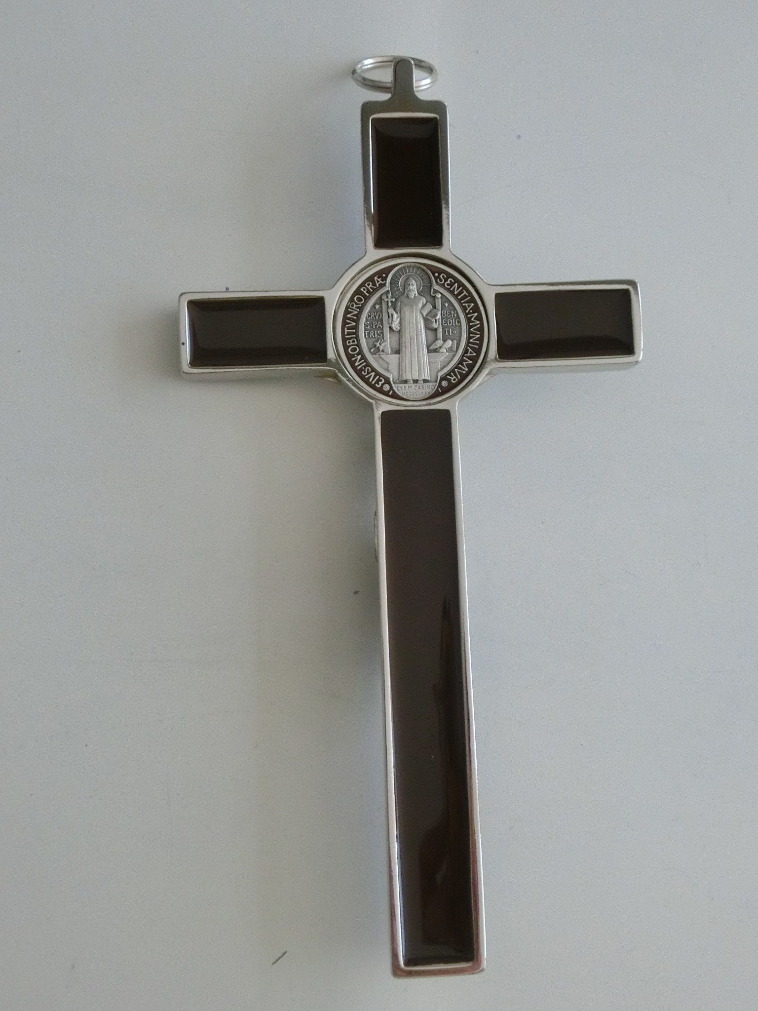 GTBITALY 10.004.11 Cruz de San Benito de 20 cm esmaltada marrón plata con caja de regalo Box oración exorcismo sacerdote iglesia monja