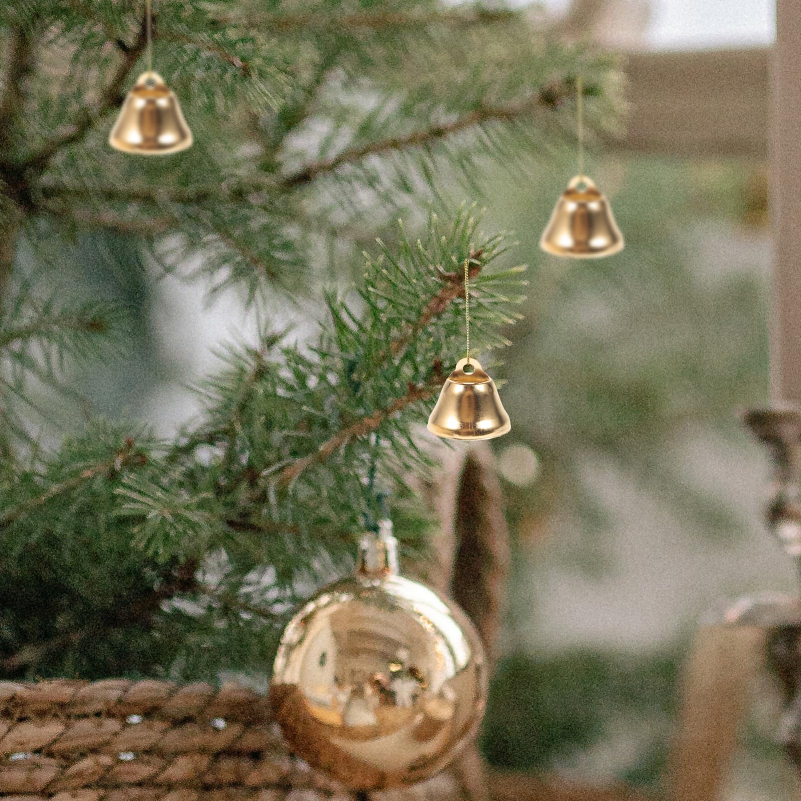 VICASKY 100 Piezas Carillón de Viento de Campana Pequeña Dorada Mini Campanas para Manualidades y Adornos Navideños para Guirnaldas Navideñas y Decoración de Ventanas