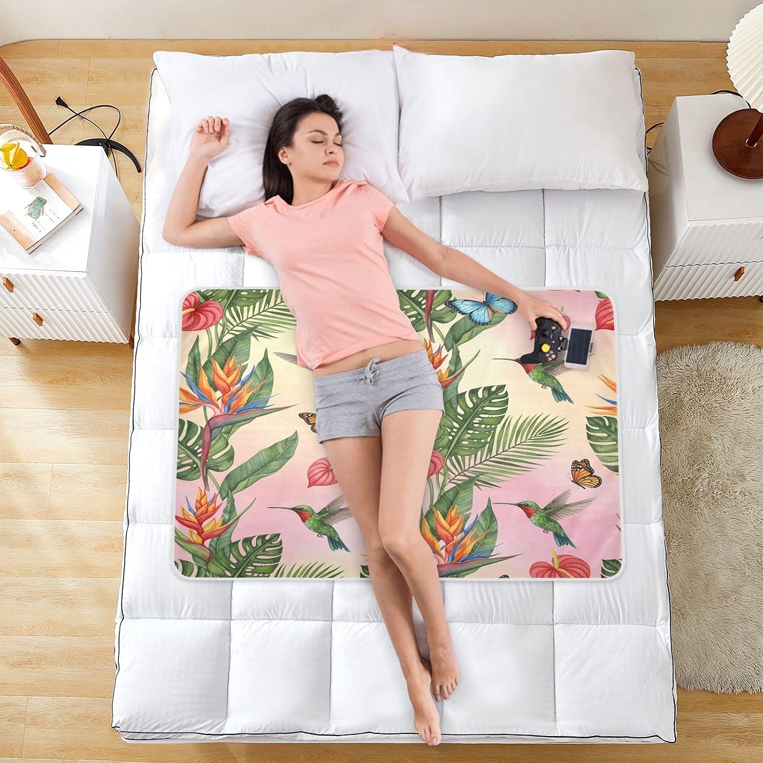 CEBUGI 34” x 52”Washable Underpads Heavy Absorbency Waterproof Incontinence Bed Pads Tropical Plant Hummingbird Pee Pads for Adults Kids and Baby