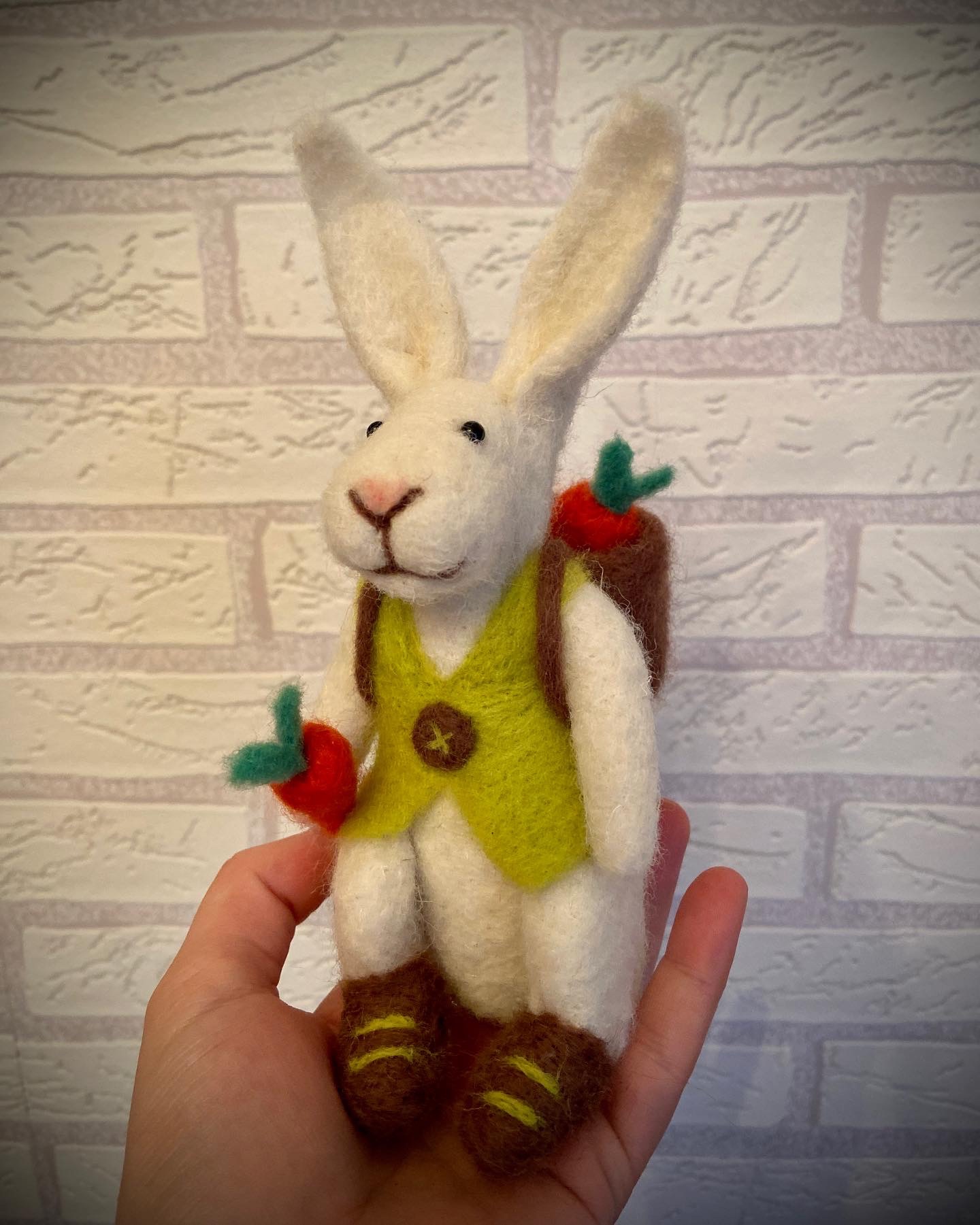 Needle Felting for Beginners How to Sculpt with Wool (Bookazines