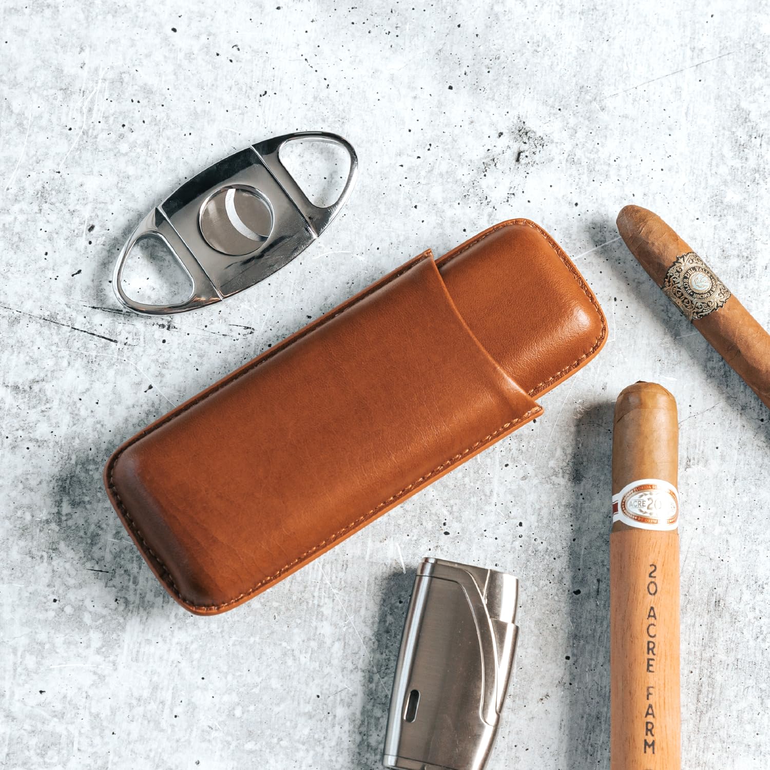 CASE ELEGANCE Estuche de viaje con monograma para dos puros, cuero vegano marrón castaño, estuche de cigarros de alta calidad para hombres, estuche de viaje con accesorios, regalos de lujo para