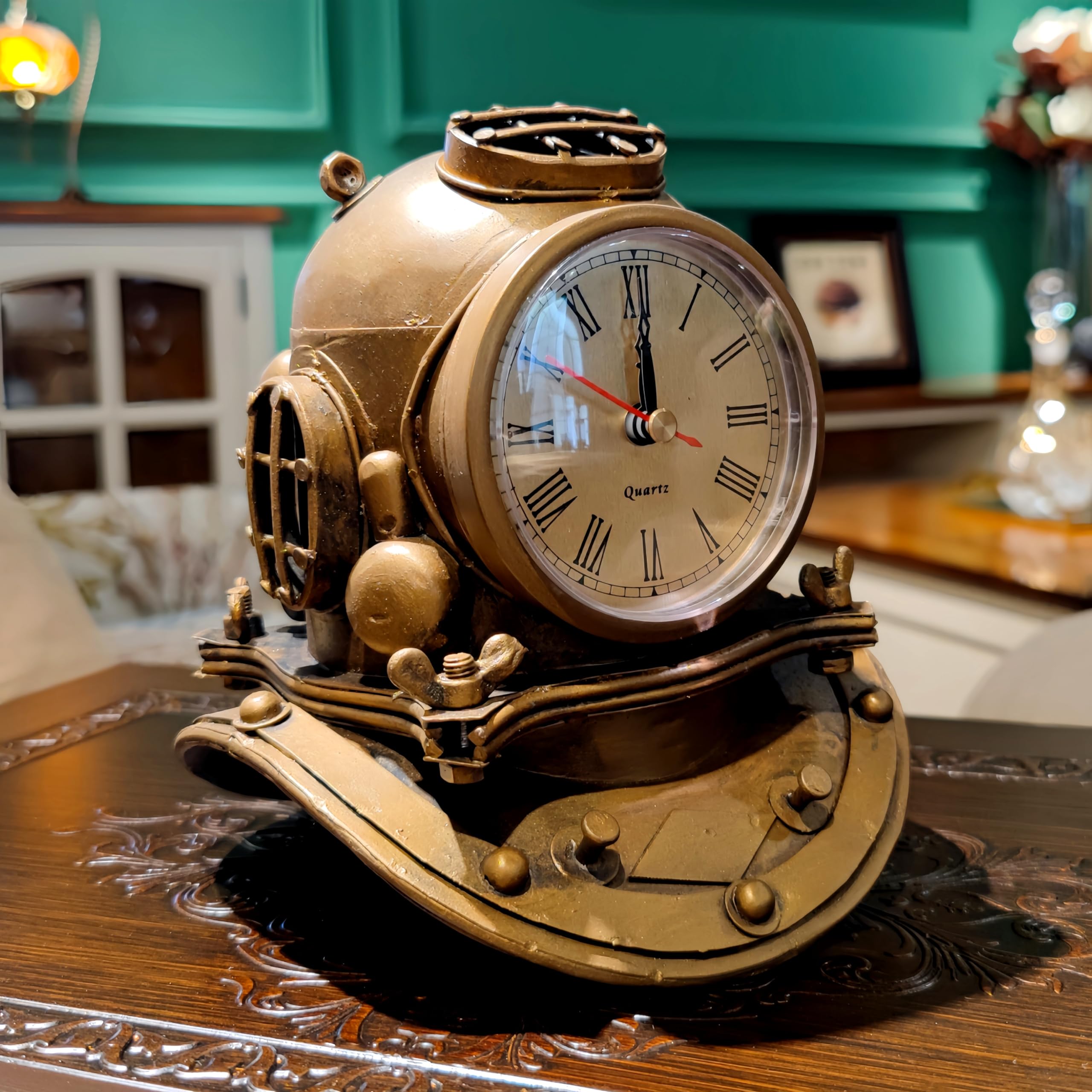Callistro Golden Vintage Metal Diving Nautical Helmet Scuba Desk Clock Battery Powered Ultra Quiet Sailing Decor For Offices Hotels Bars Restaurants Mancave