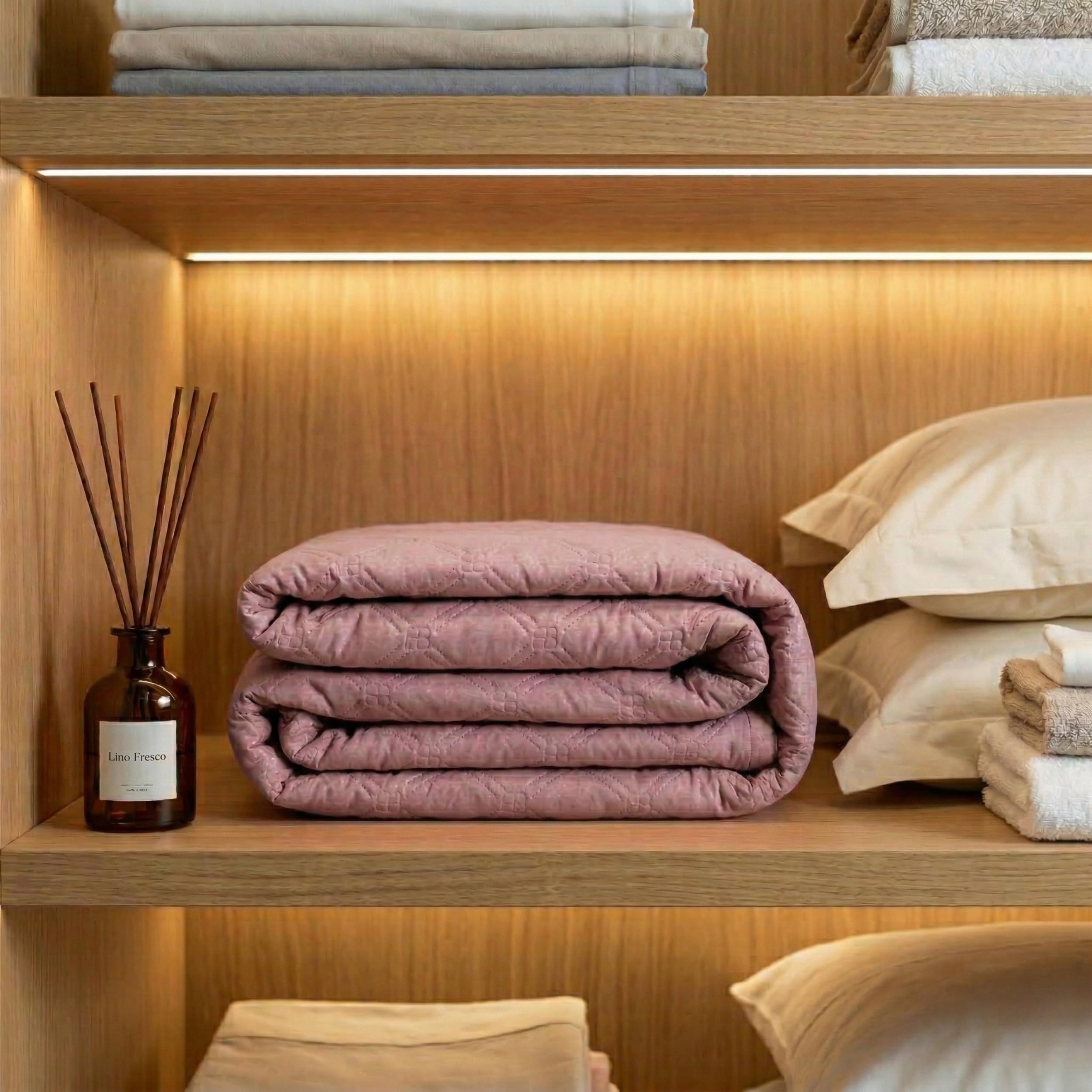 o-day Renato Balestra Frühlings-Steppdecke für Doppelbett, hergestellt in Italien, aus weichem Polyester, Sommer-Tagesdecke, einfarbig (Puder, Doppelbett 255 x 245 cm)