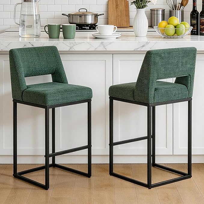 ClinQ Counter Height Bar Stools: Durable and Ergonomic Design