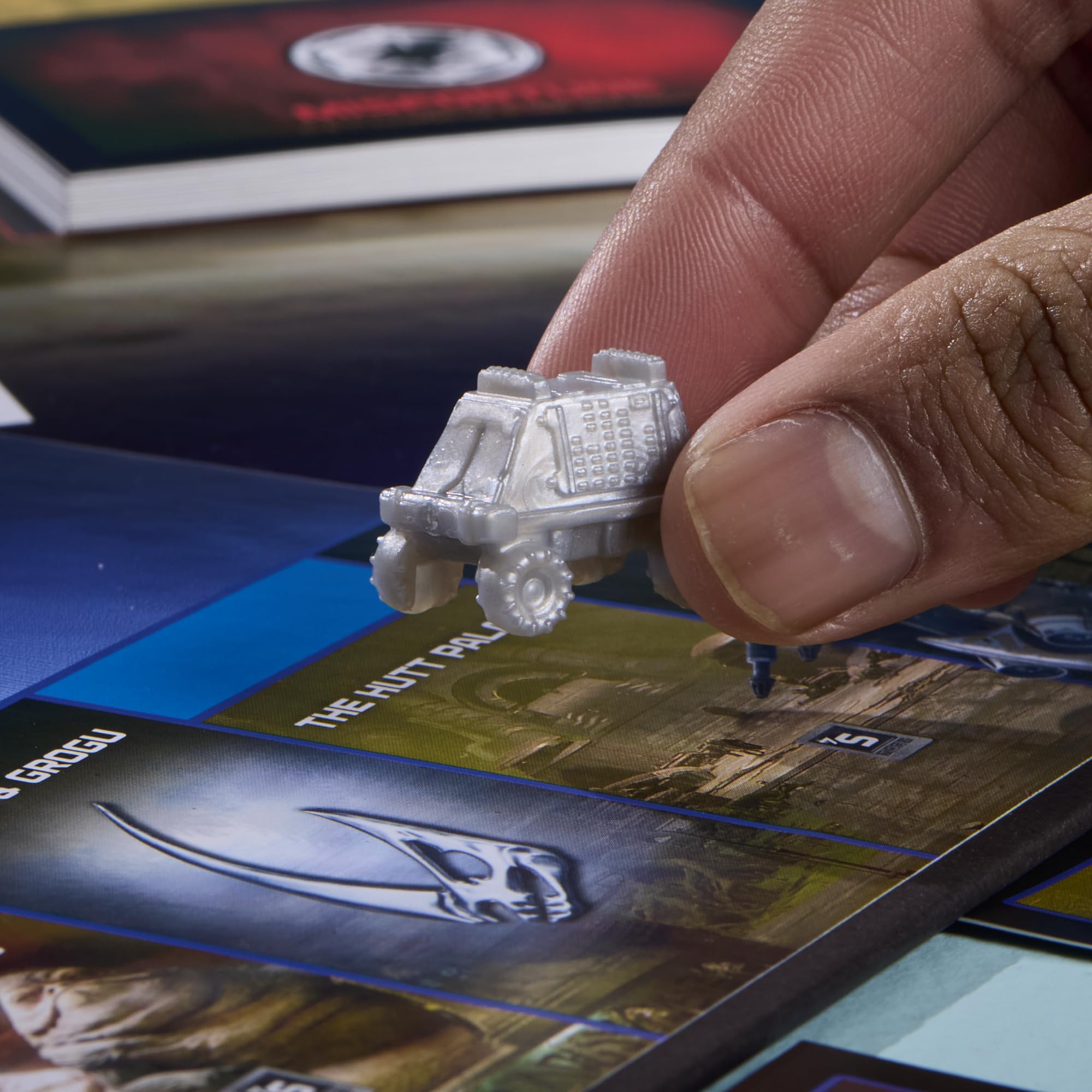 Monopoly: Star Wars The Mandalorian and Grogu Edition gra planszowa | Zainspirowany filmem | Gry rodzinne dla dzieci i dorosłych | 2-6 graczy | Wiek 8+ - wersja angielska