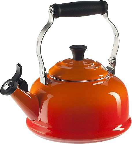 Le Creuset - Tetera silbante de acero esmaltado 1-45 cuartos